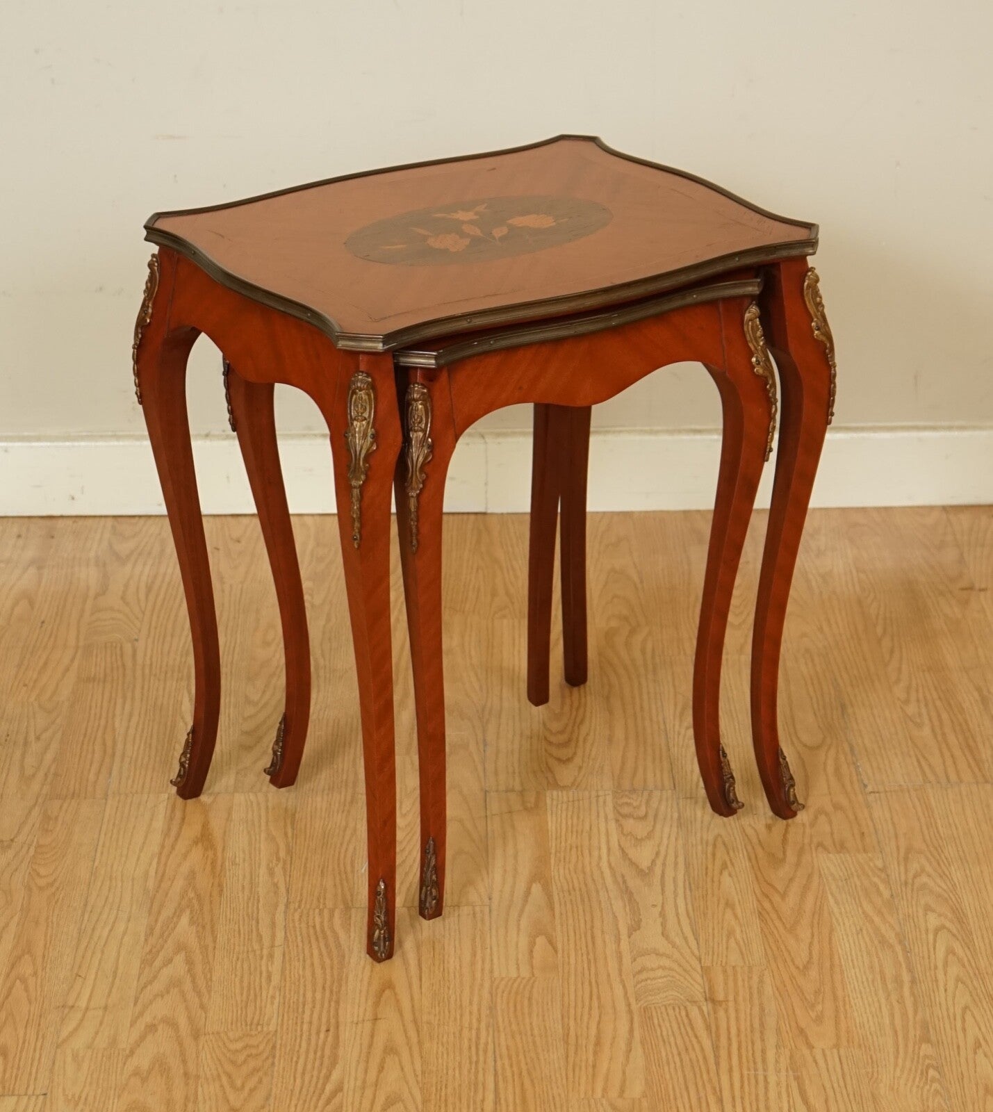 LOVELY VINTAGE FRENCH INLAID PARQUETRY SET OF 2 NESTING TABLES