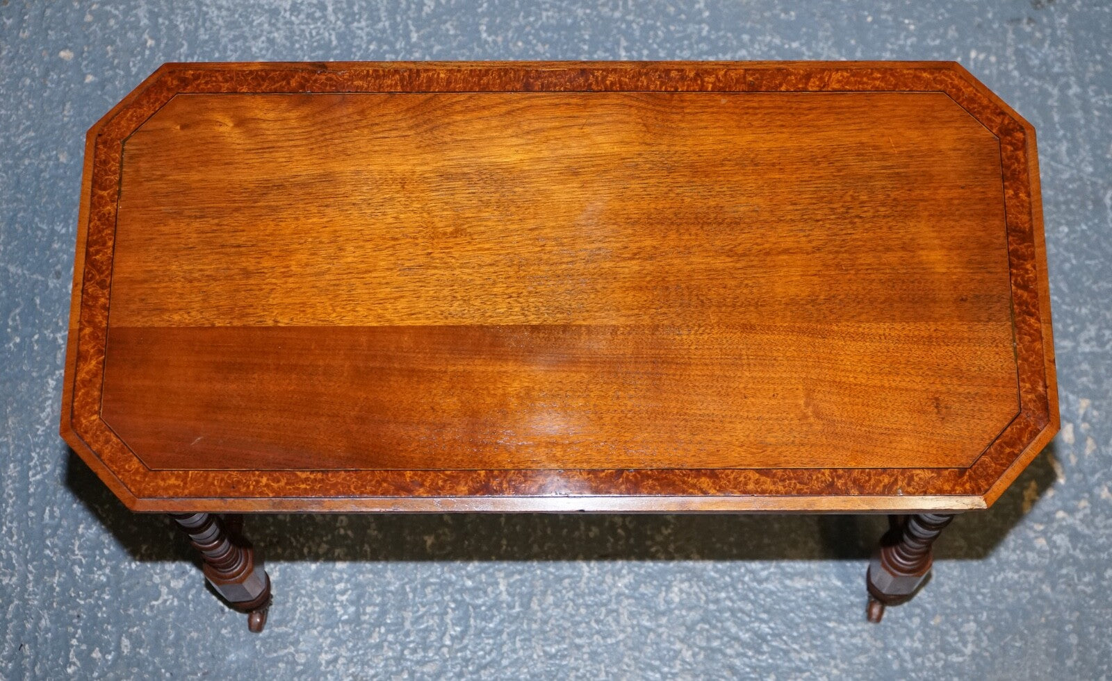 RESTORED VICTORiAN CARVED WALNUT WHATNOT CONSOLE TABLE
