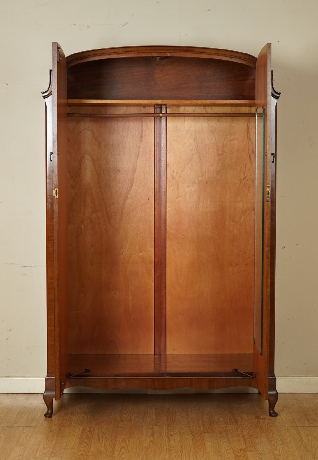 STUNNING MADE IN ENGLAND ART DECO BURR WALNUT DOUBLE WARDROBE