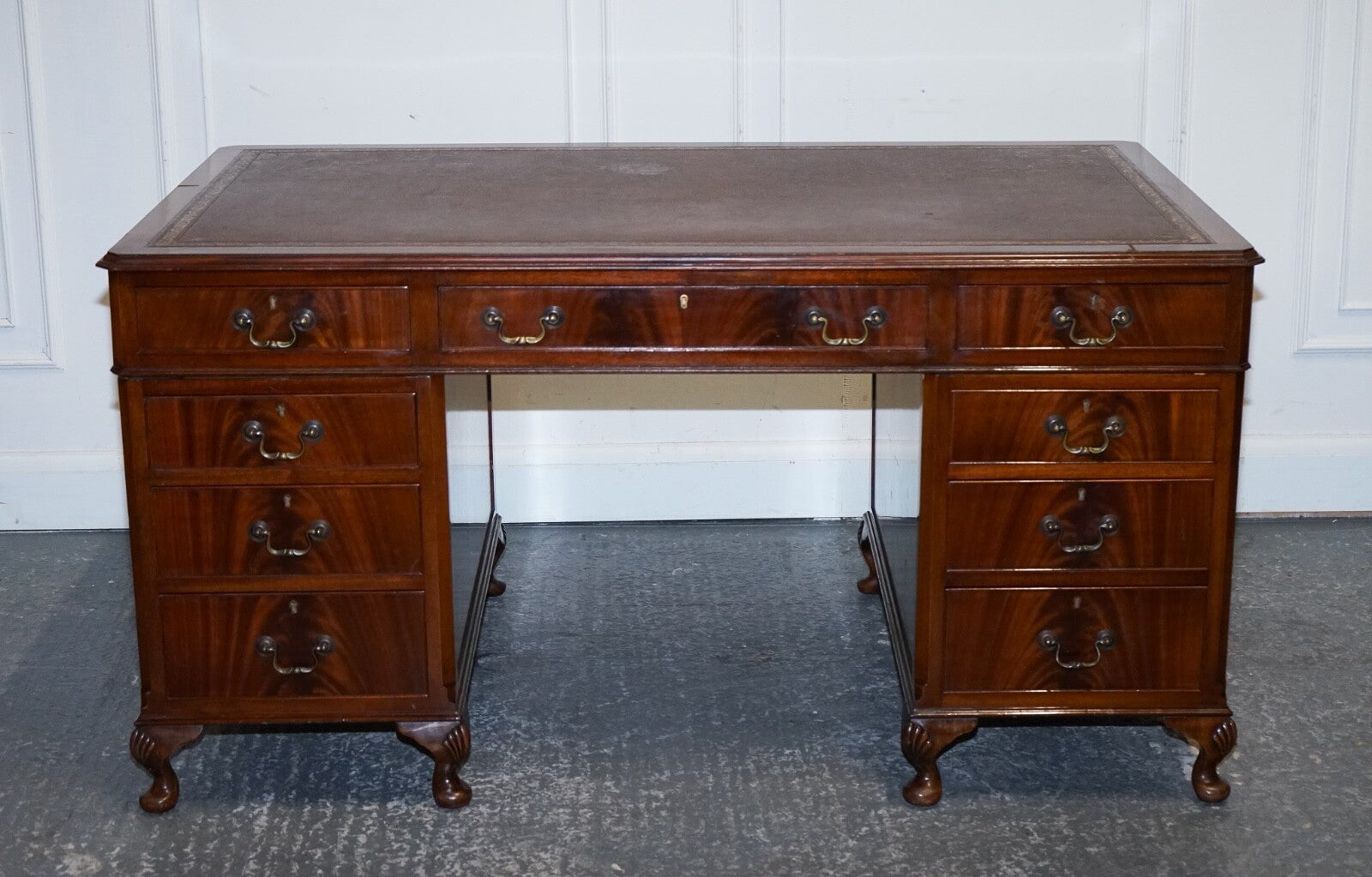RARE GLOBE WERNICKE BURGUNDY EMBOSSED LEATHER TOP TWIN PEDESTAL DESK