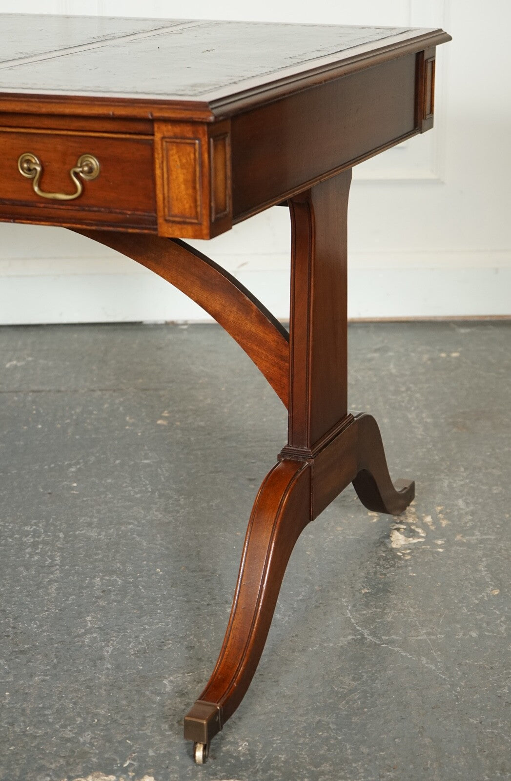 BEVAN FUNNEL REGENCY STYLE TWO DRAWERS WRITING OFFICE DESK TABLE GREEN LEATHER