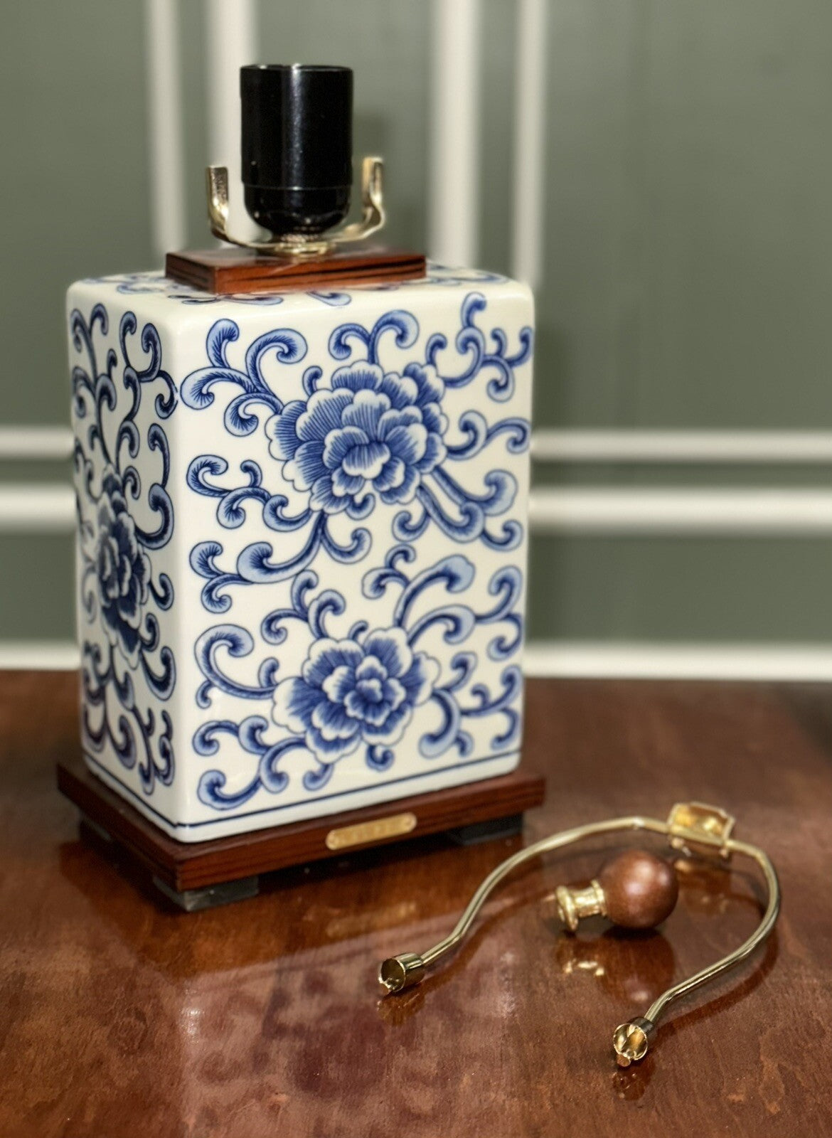 PAIR OF RALPH LAUREN BLUE & WHITE PORCELAIN TABLE LAMPS STUNNING CHINESE DESIGN