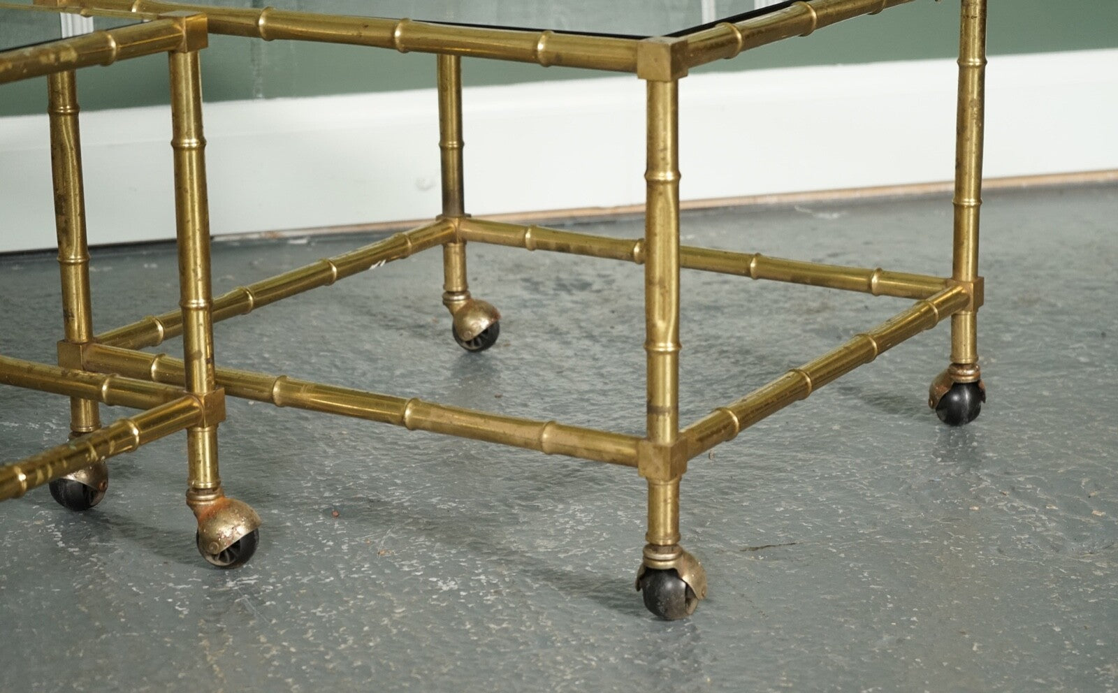 HOLLYWOOD REGENCY GOLDEN BAMBOO COFFEE TABLE SET WITH 2 SIDE TABLES ON CASTORS