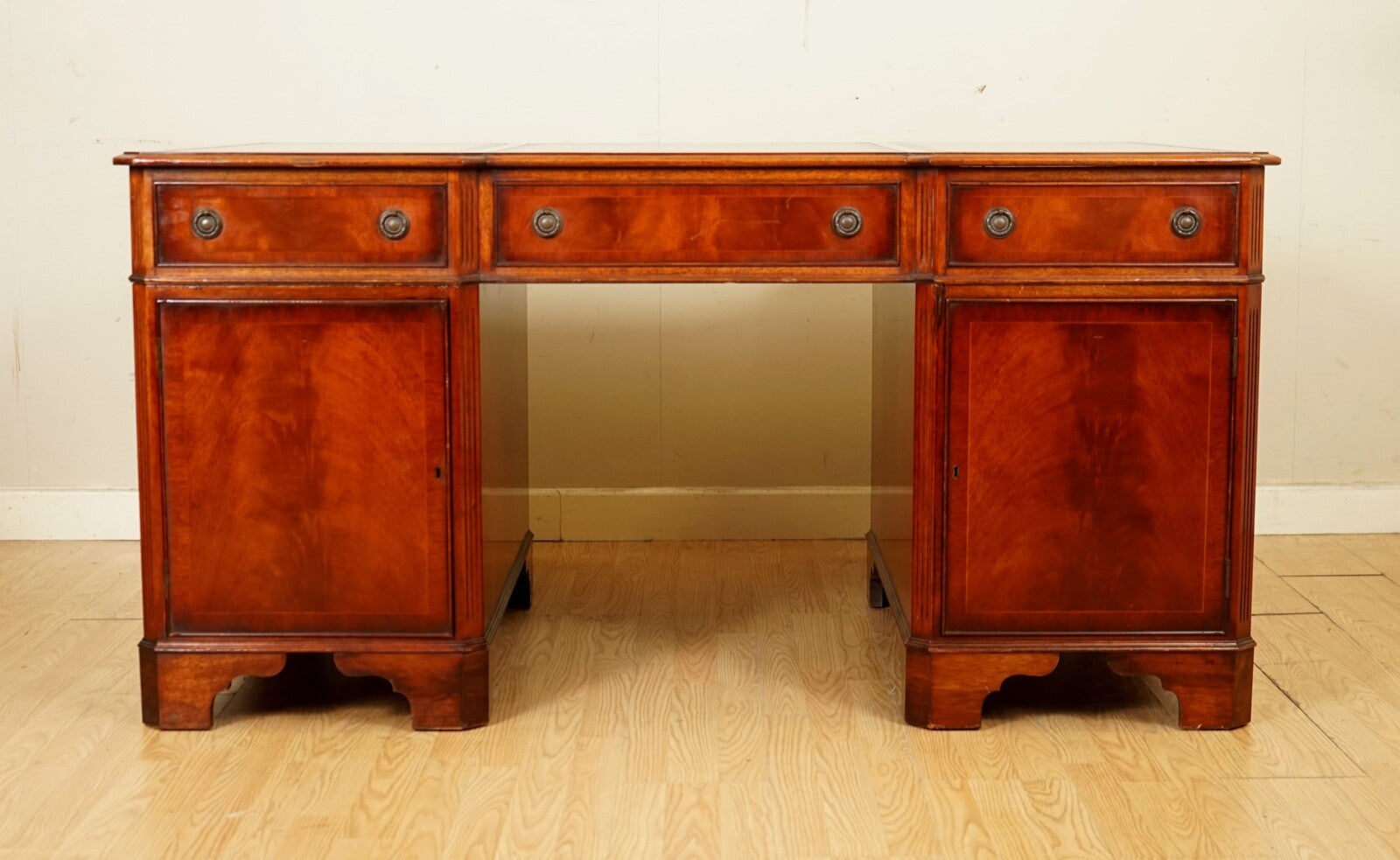 E.G HUDSON FULLY RESTORED TWIN PEDESTAL MAHOGANY DESK WITH GREEN LEATHER TOP