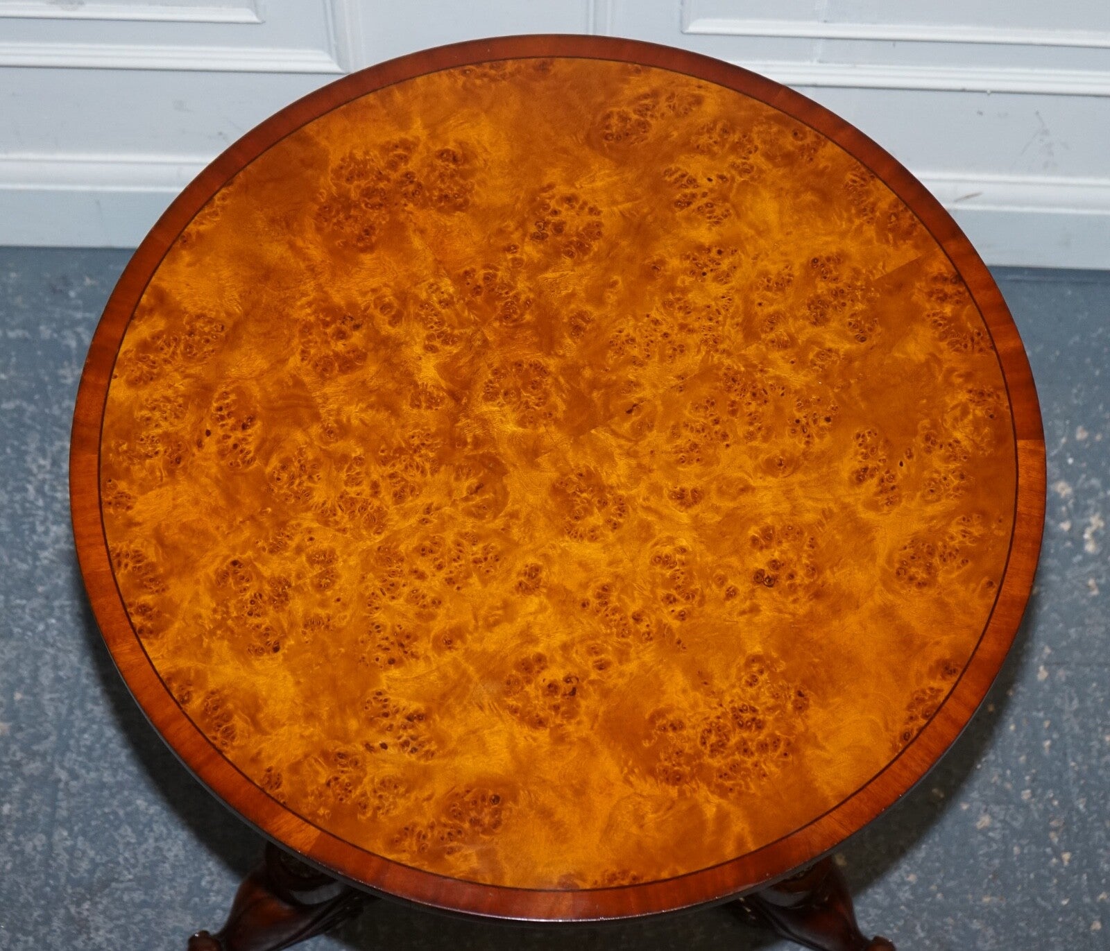 STUNNING FULLY RESTORED FRENCH EMPIRE STYLE BURR WALNUT SIDE WINE LAMP END TABLE