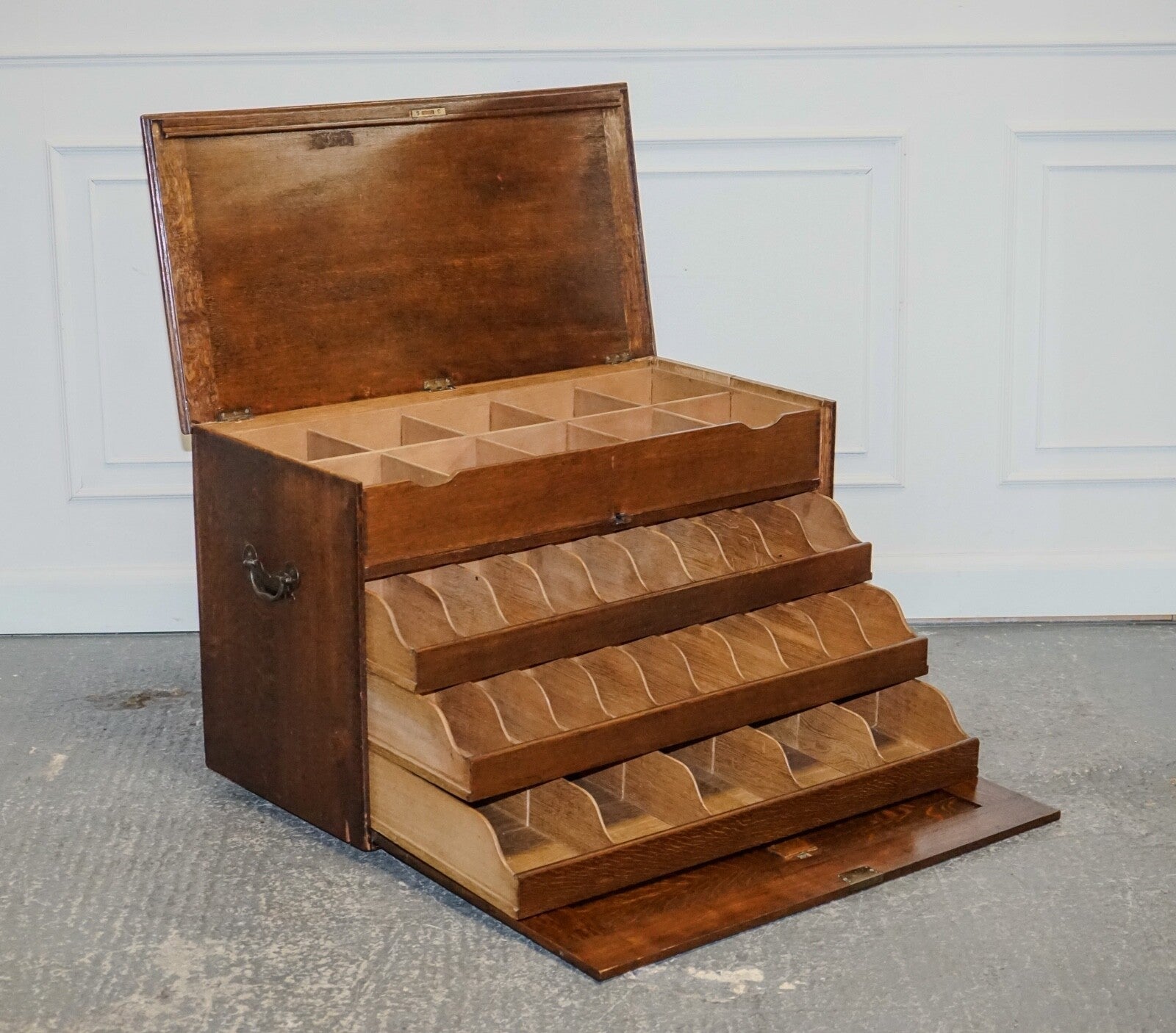 LARGE RARE  VICTORIAN ANTIQUE MILITARY CAMPAIGN SPECIMEN TRUNK OR LETTERS TRUNK