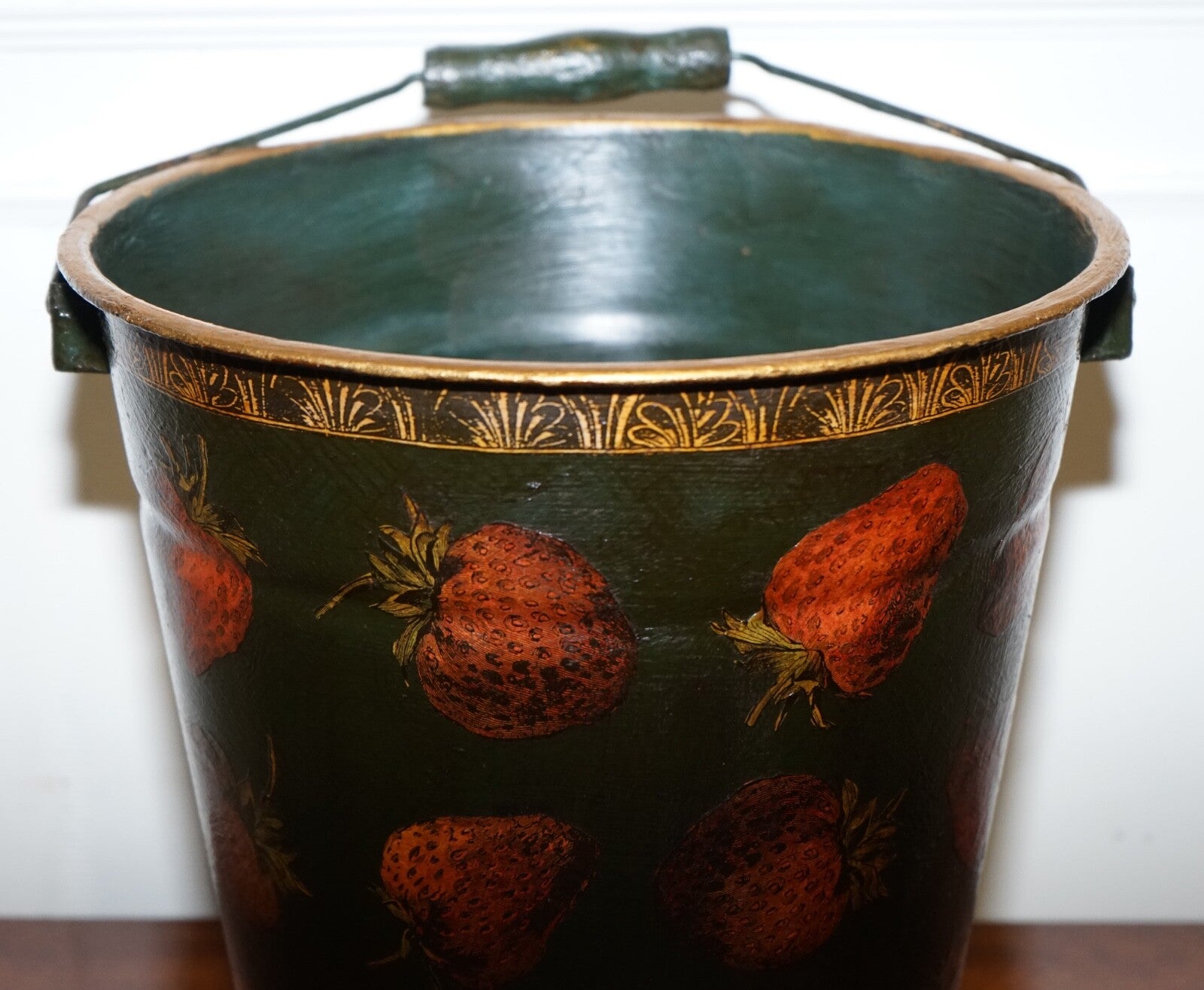VINTAGE METAL TRADITIONAL DECOUPAGE BIN OR PLANTER BUCKET STRAWBERRY DECORATIONS