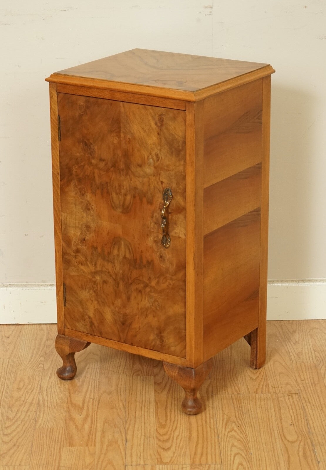 VINTAGE ART DECO BURR WALNUT BEDSIDE END SIDE TABLE
