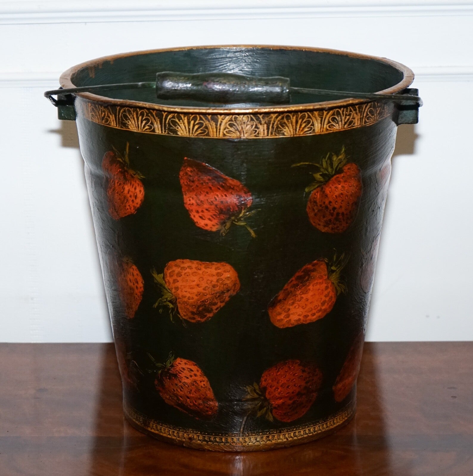 VINTAGE METAL TRADITIONAL DECOUPAGE BIN OR PLANTER BUCKET STRAWBERRY DECORATIONS