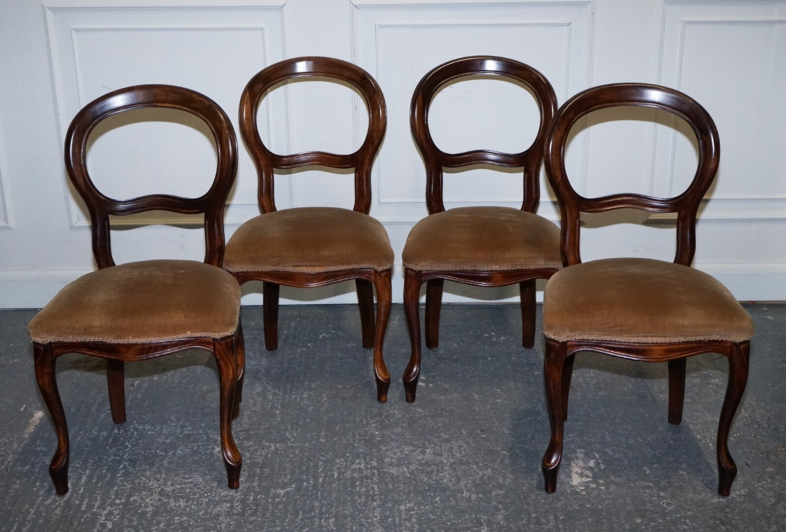 VINTAGE SET OF FOUR WOODEN BALLOON BACK DINING CHAIRS WITH VELVET SEAT