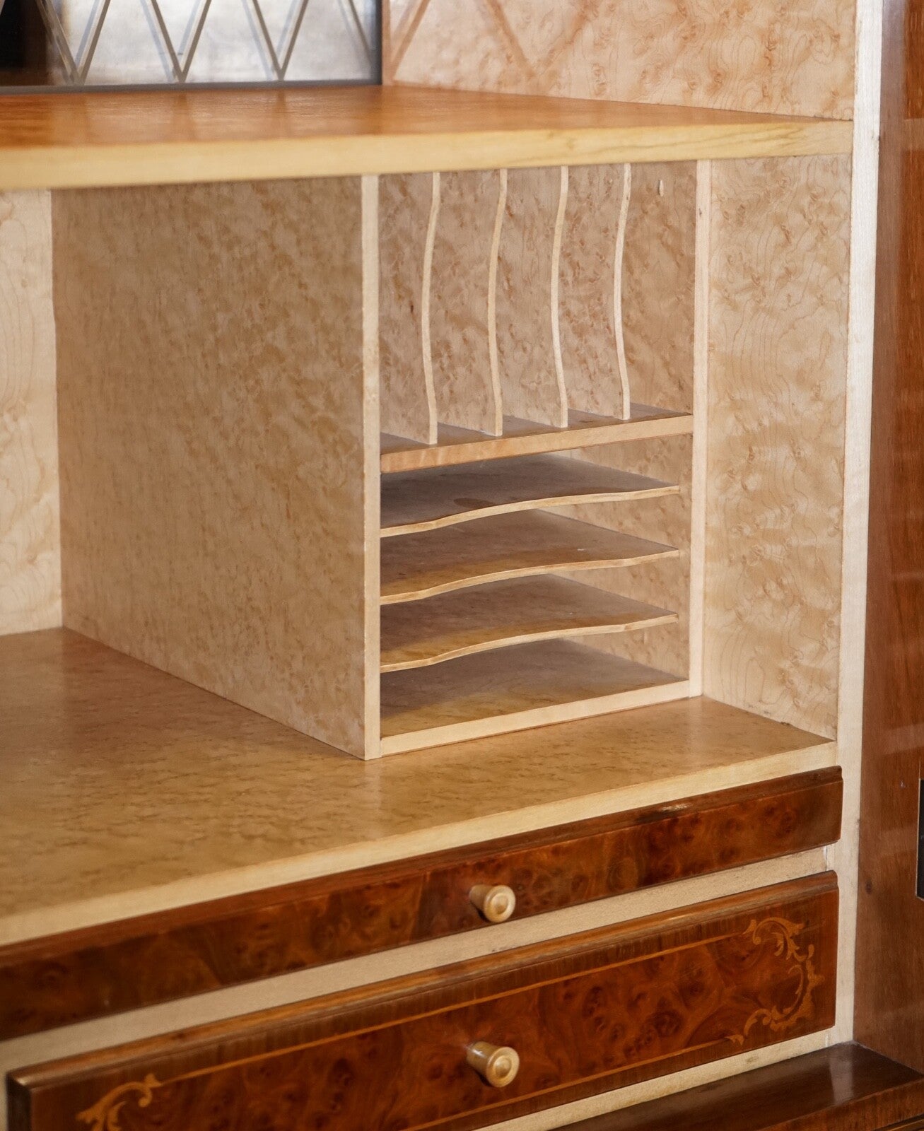 GORGEOUS FRENCH WALNUT PARQUETRY DRINKS COCKTAIL BAR CABINET CUPBOARD