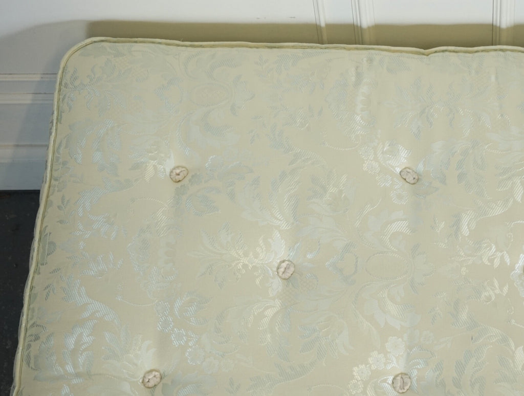 STAPLES & CO DOUBLE DIVAN & MATTRESS BED