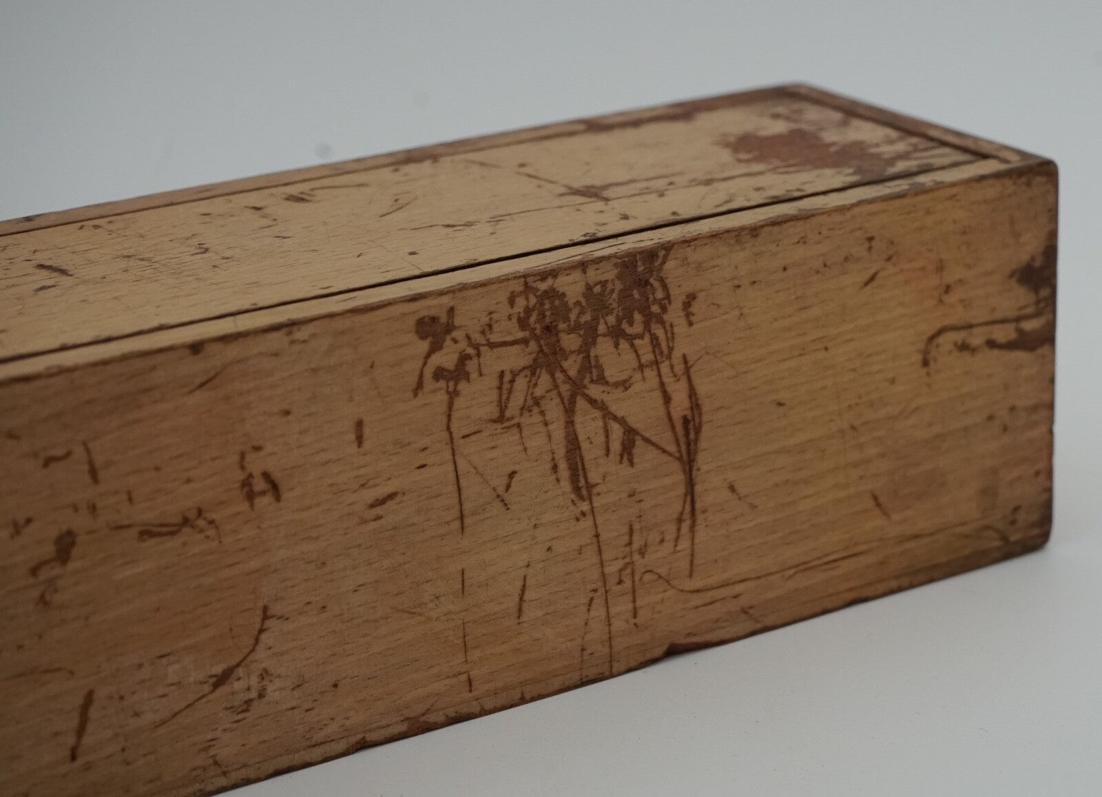 LATE 19TH CENTURY BOX OF TRADITIONAL GAME NINER DOMINOS WITH STUNNING PATINA