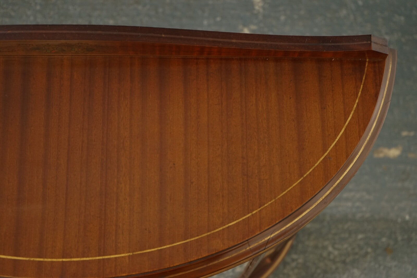 ORIENTAL CHINESE DWARF BOW FRONT DISPLAY CABINET WITH GLASS SHELVES