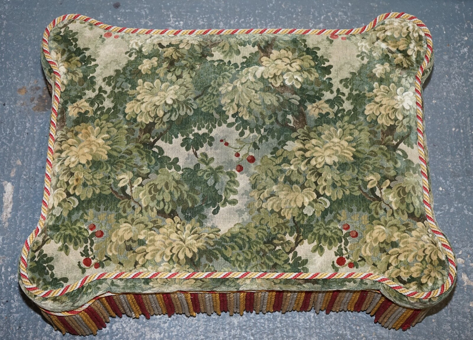 VINTAGE GREAT HARDWICKE TAPESTRY FABRIC OTTOMAN WITH TASSELS AND FRINGE