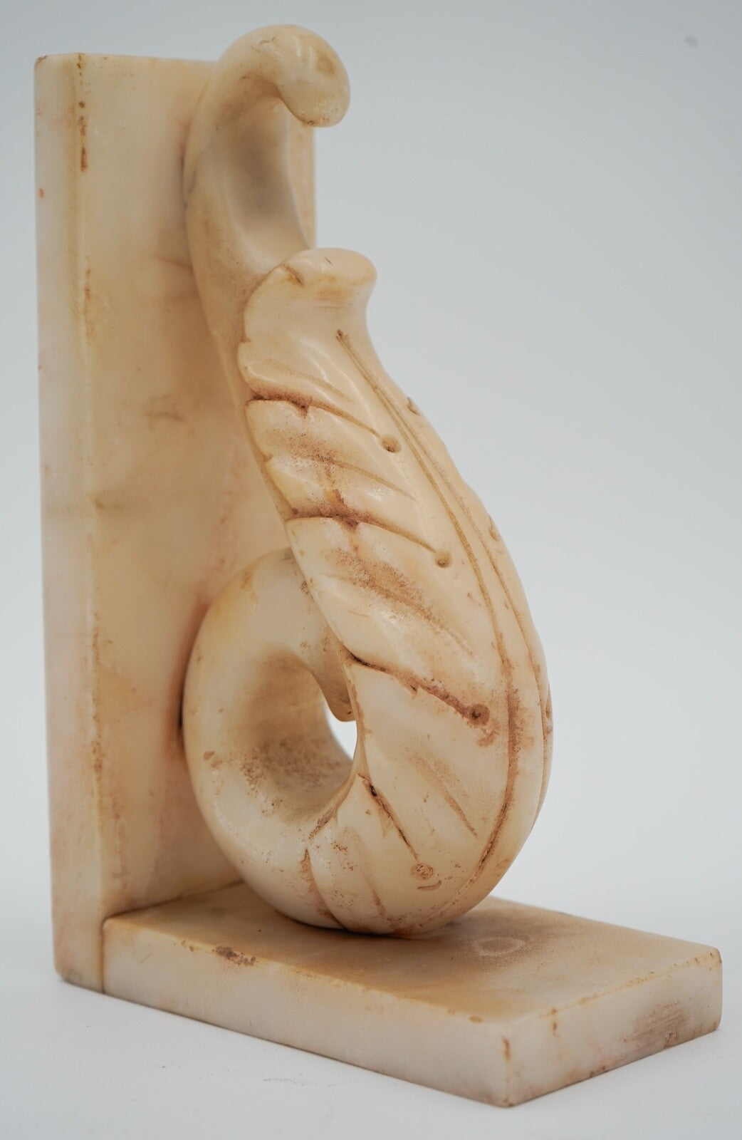 VINTAGE ITALIAN HAND CARVED ALABASTER DECORATIVE BOOK ENDS CIRCA 1960