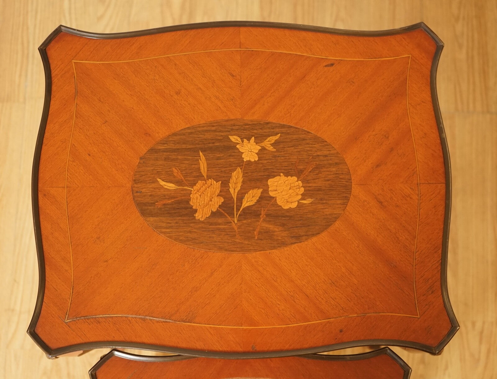 LOVELY VINTAGE FRENCH INLAID PARQUETRY SET OF 2 NESTING TABLES