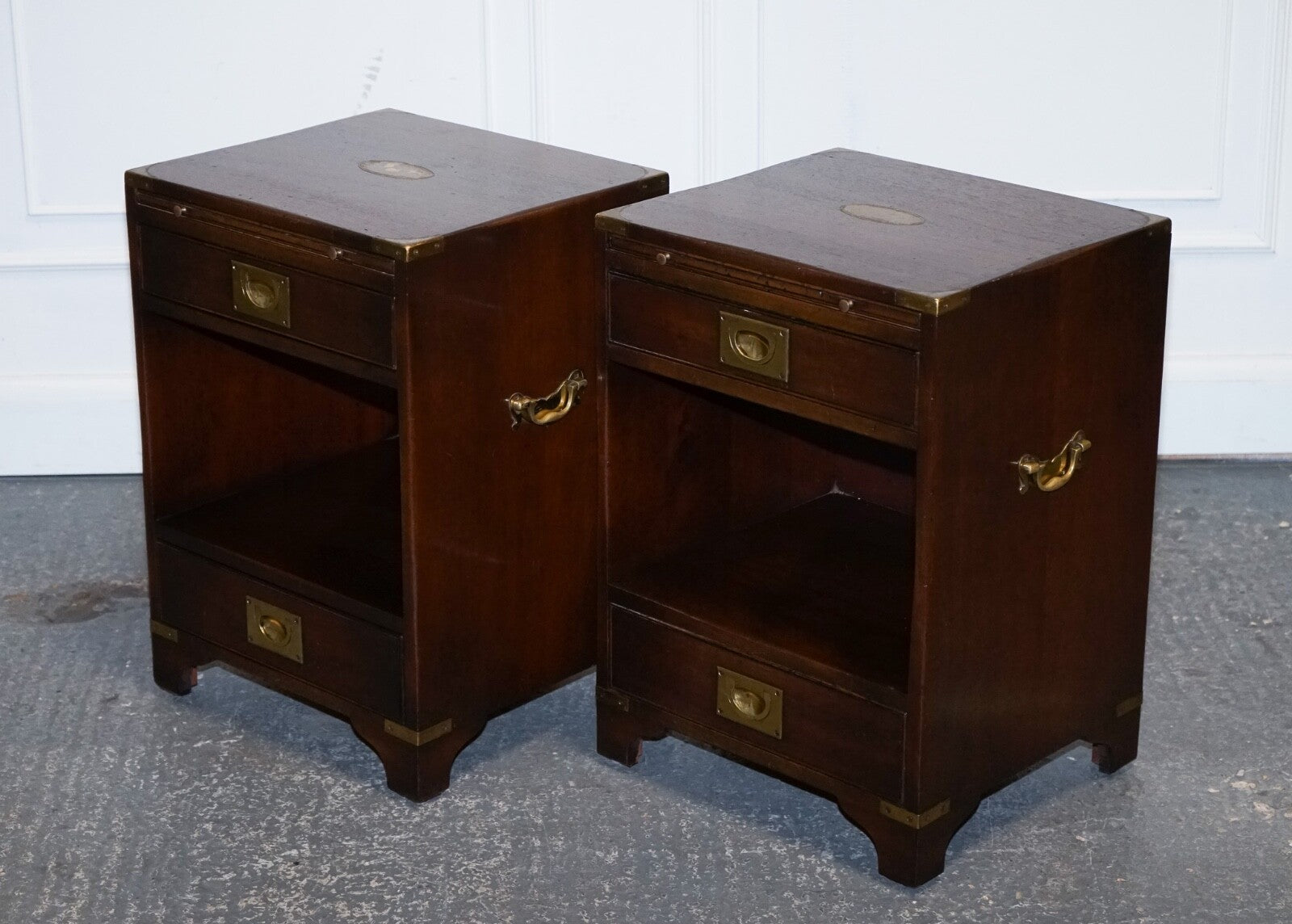 PAIR OF MILITARY CAMPAIGN BEVAN FUNELL BEDSIDE TABLES NIGHTSTANDS TWO DRAWERS