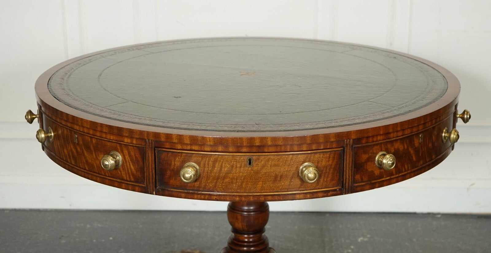 FINE RESTORED REGENCY STYLE DRUM TOP LIBRARY TABLE WITH AGED GREEN LEATHER TOP