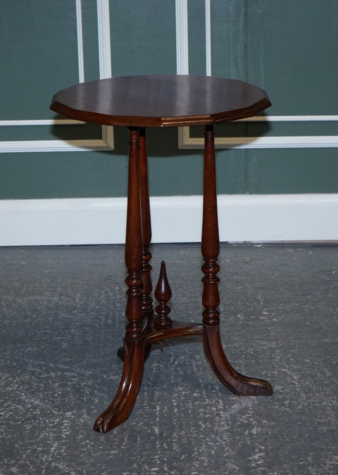 LOVELY RESTORED HARDWOOD HEXAGON SIDE TABLE WITH CURVED SPADE FEET