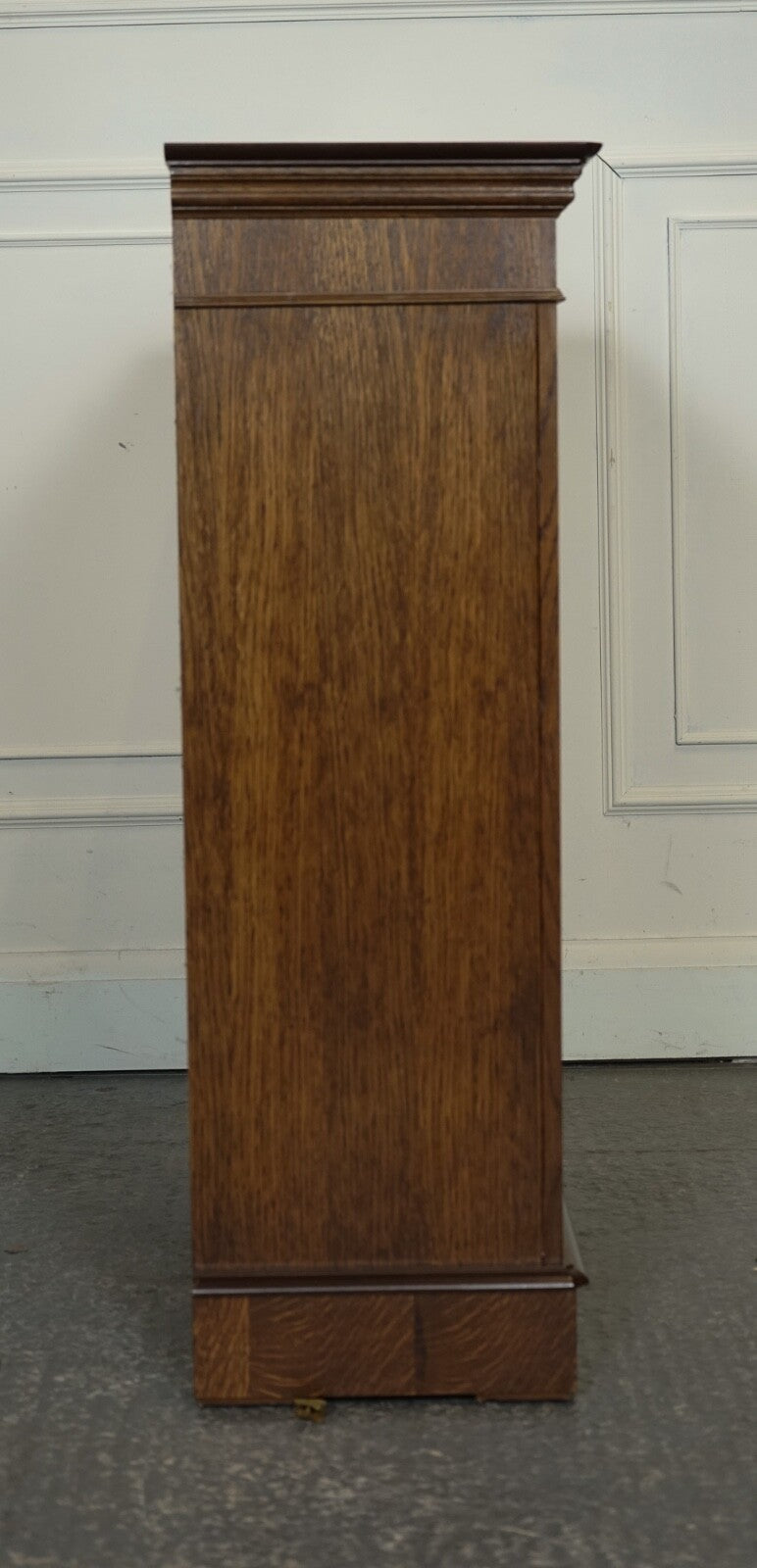 VINTAGE OAK OPEN BOOKCASE ADJUSTABLE SHELVES BROWN LEATHER TOP PART OF SUITE