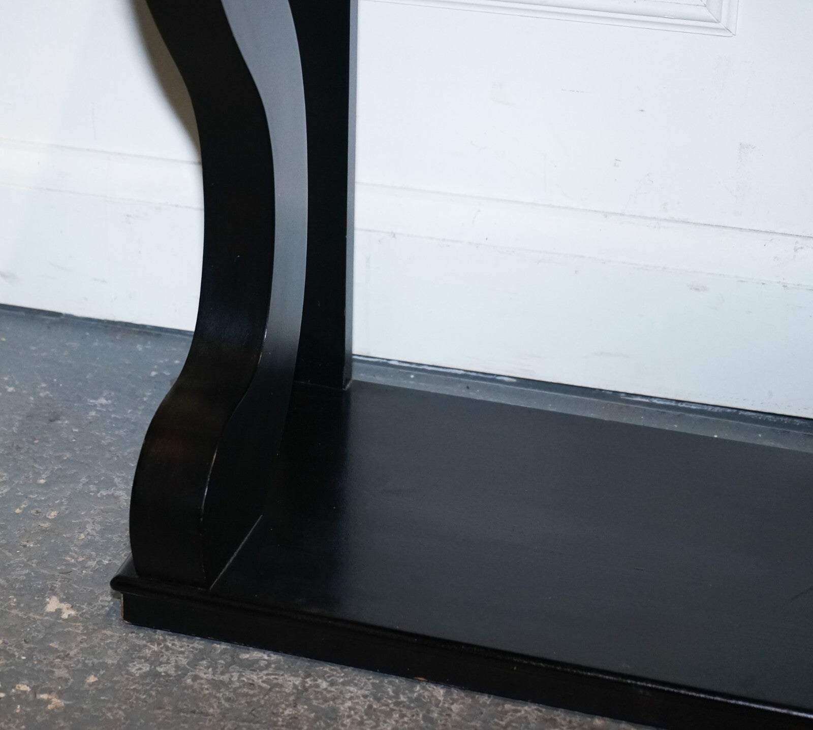 LOVELY BLACK FRENCH BAROQUE STYLE CONSOLE TABLE SIDEBOARD