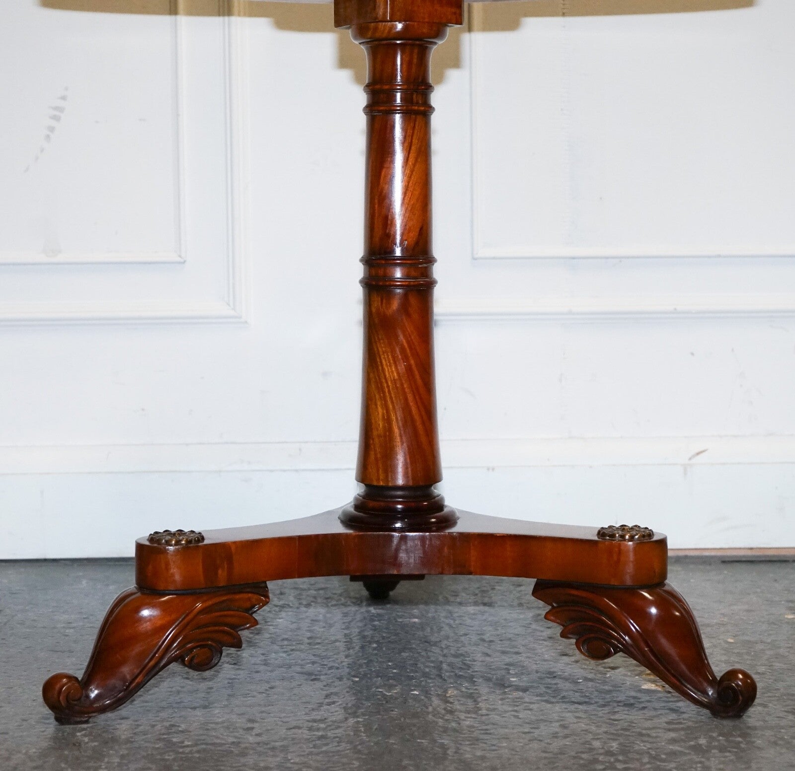 STUNNING FULLY RESTORED FRENCH EMPIRE STYLE BURR WALNUT SIDE WINE LAMP END TABLE