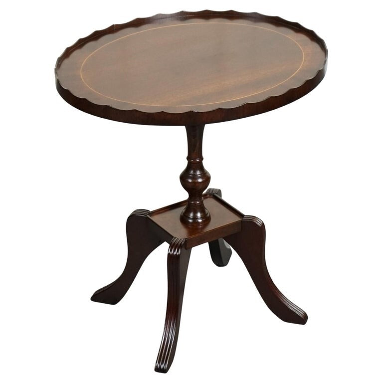 FLAMED HARDWOOD OVAL PIE CRUST SIDE END LAMP TABLE J1