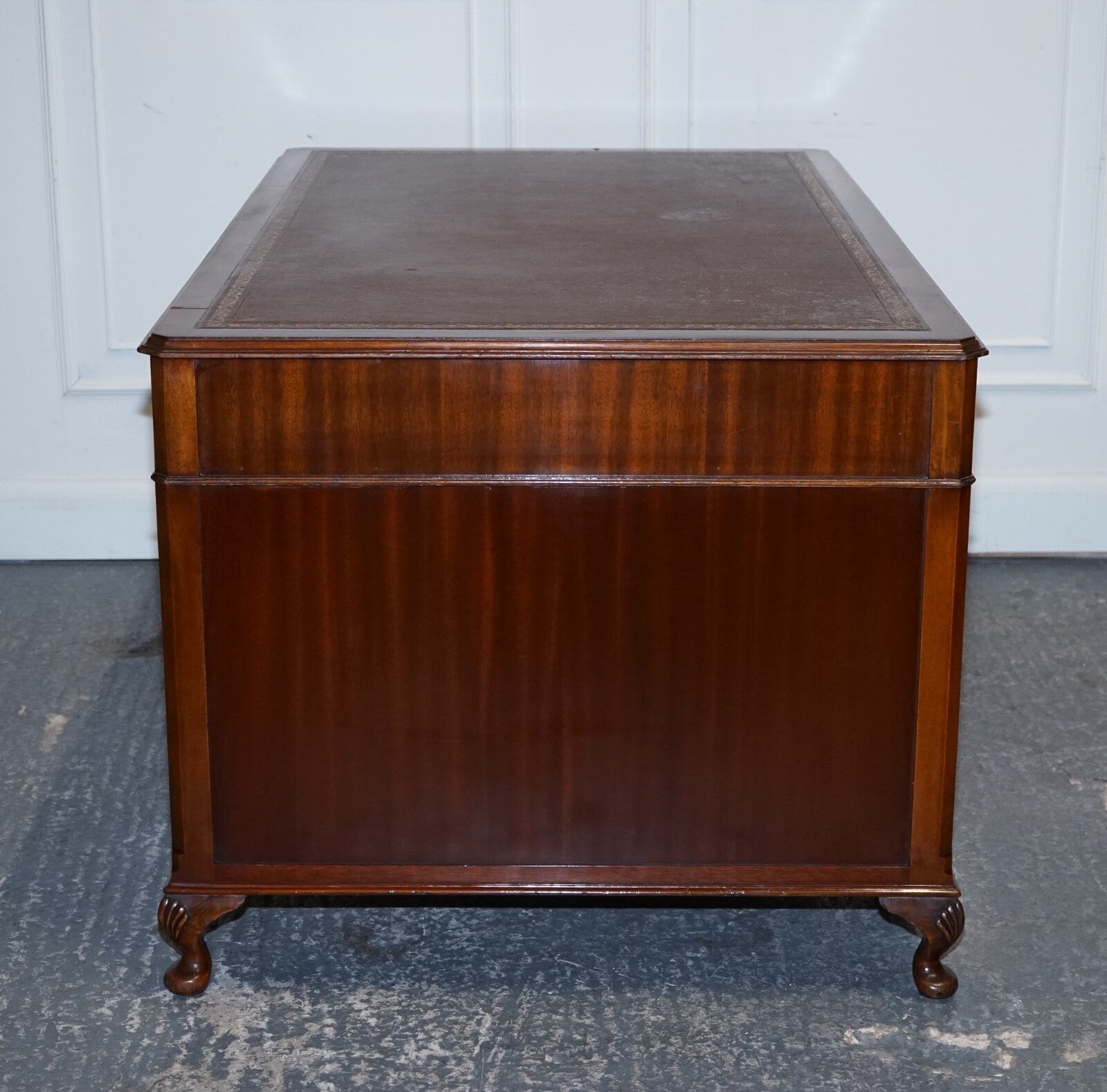RARE GLOBE WERNICKE BURGUNDY EMBOSSED LEATHER TOP TWIN PEDESTAL DESK