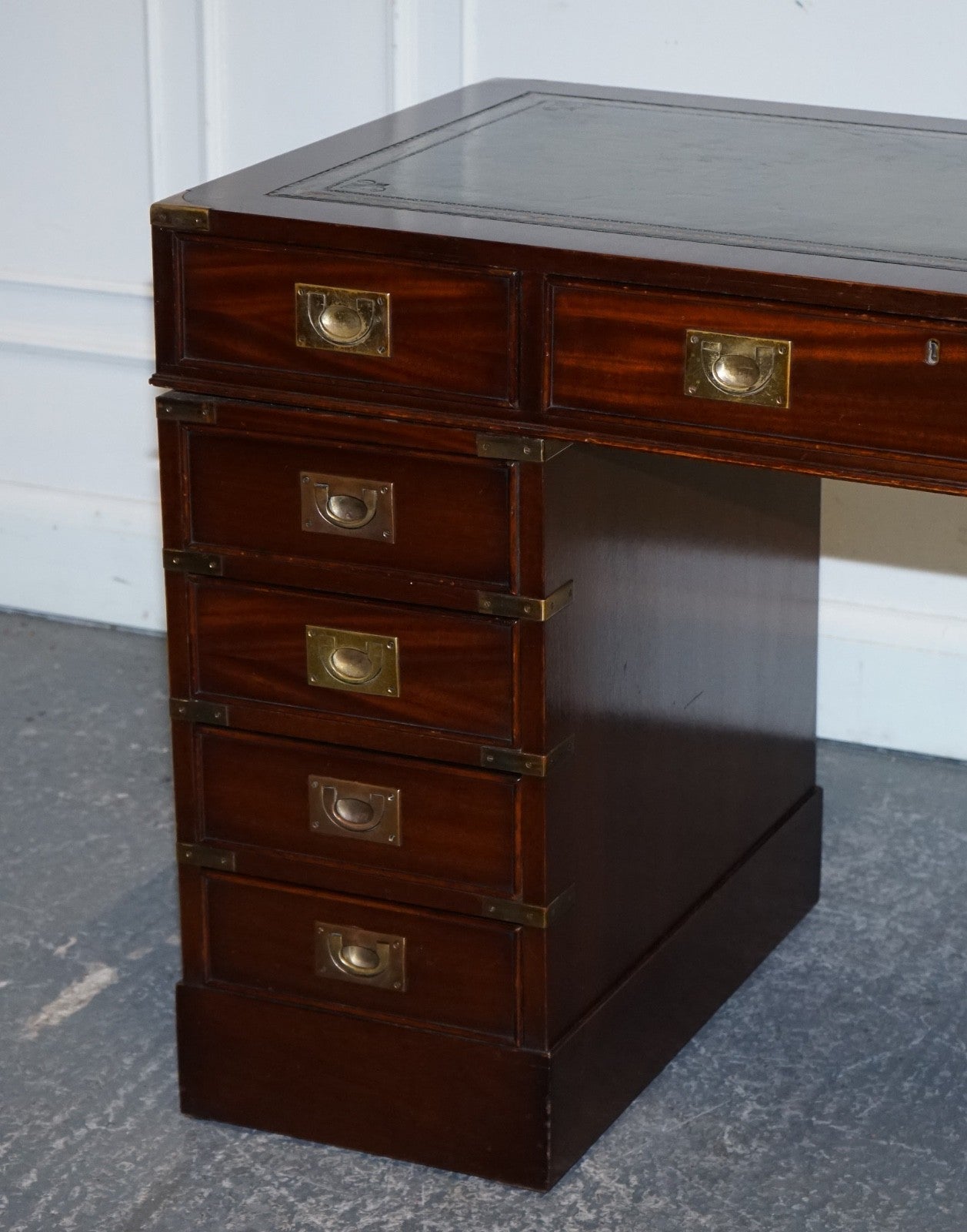FINE RESTORED MILITARY CAMPAIGN TWIN PEDESTAL DESK WITH GREEN LEATHER TOP