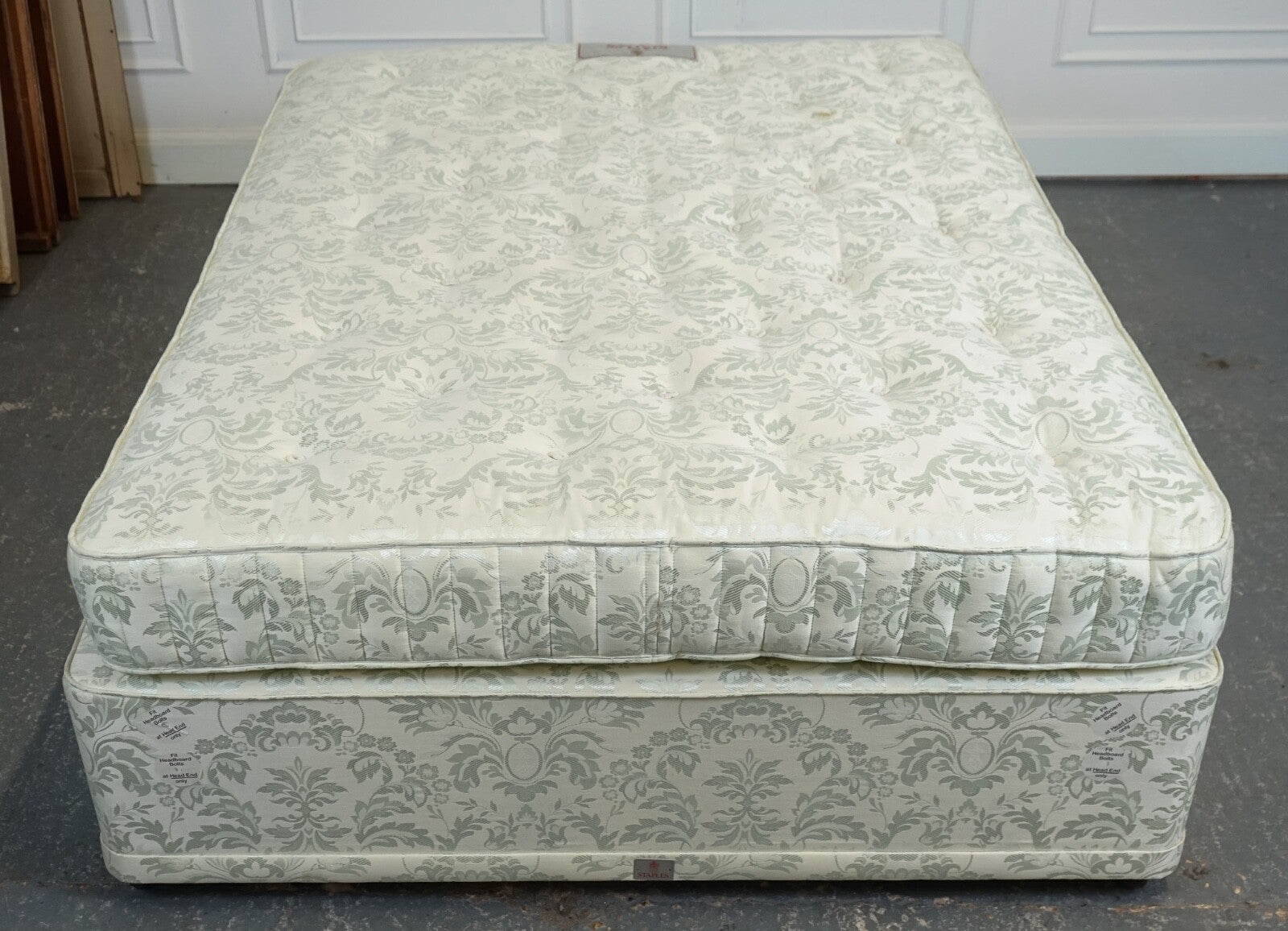 STAPLES & CO DOUBLE DIVAN & MATTRESS BED