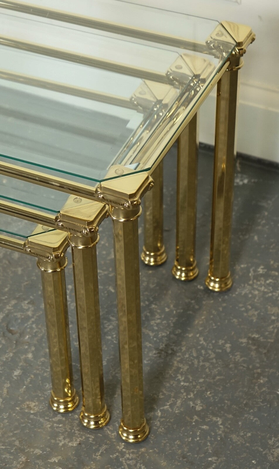 SET OF 1970'S HOLLYWOOD REGENCY GOLDEN BRASS GLASS NEST OF TABLES SIDE TABLE  J1