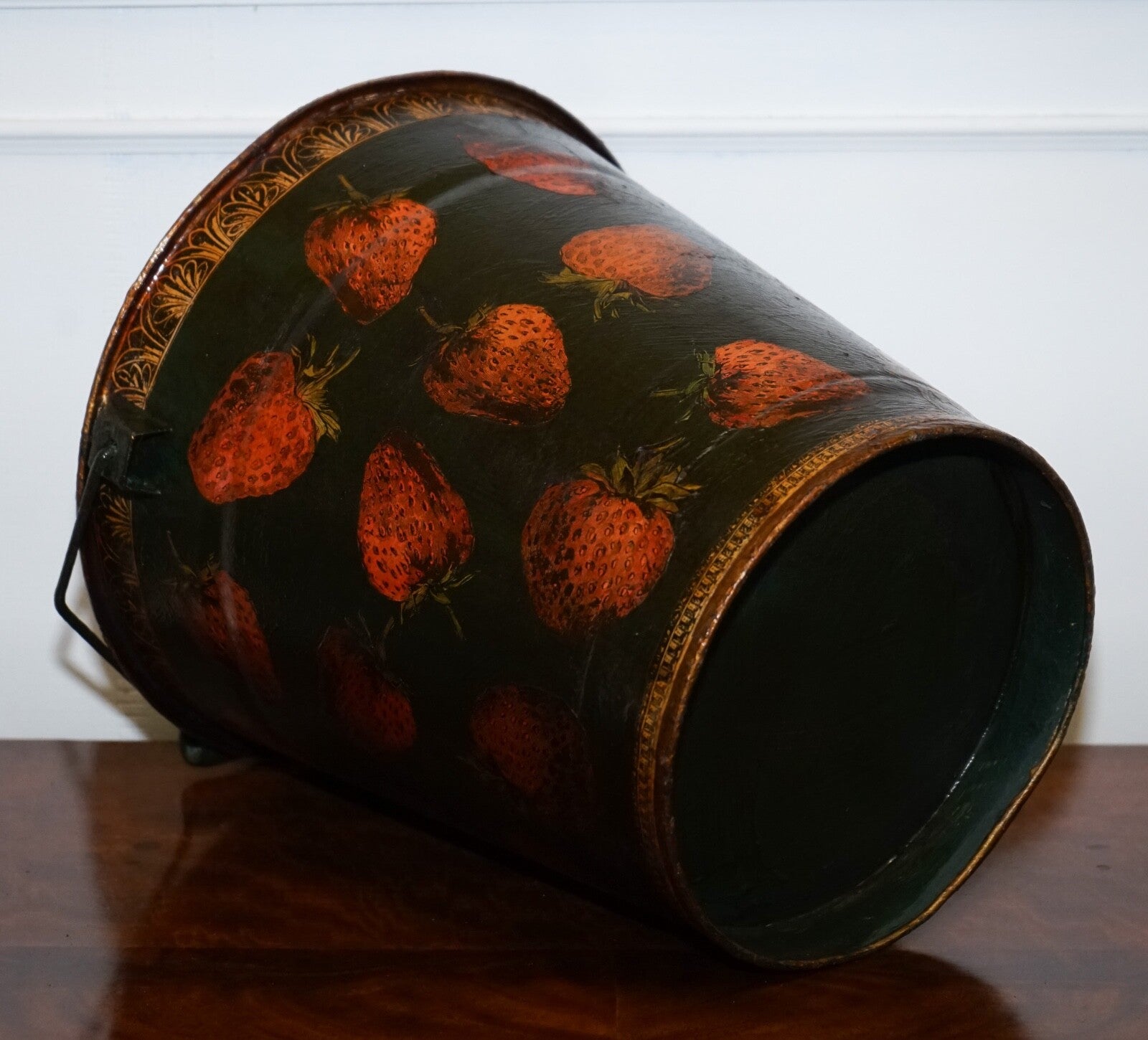 VINTAGE METAL TRADITIONAL DECOUPAGE BIN OR PLANTER BUCKET STRAWBERRY DECORATIONS