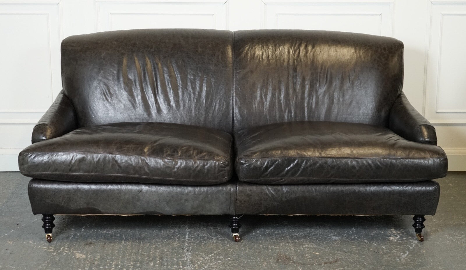 EXQUiSITE HOWARD STYLE HERITAGE GREY LEATHER SOFA (2/2) J1