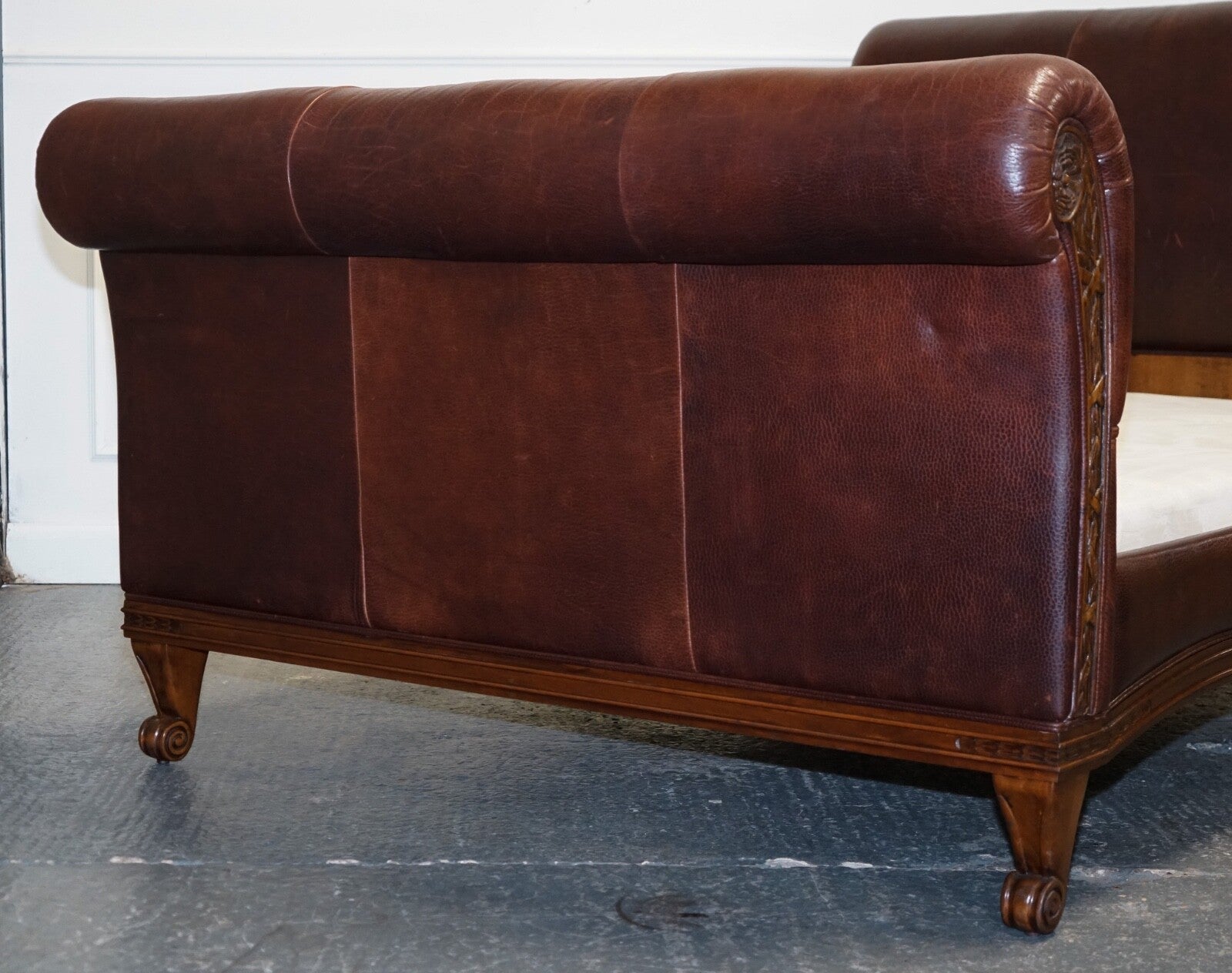 STUNNING KING SIZE BONAPARTE CARVED LEATHER BED AND SO TO BED RRP £14,000