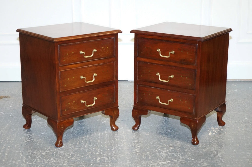 STUNNING PAIR OF BRASS INLIAD ANGLO INDIAN BEDSIDE TABLES NIGHTSTANDS
