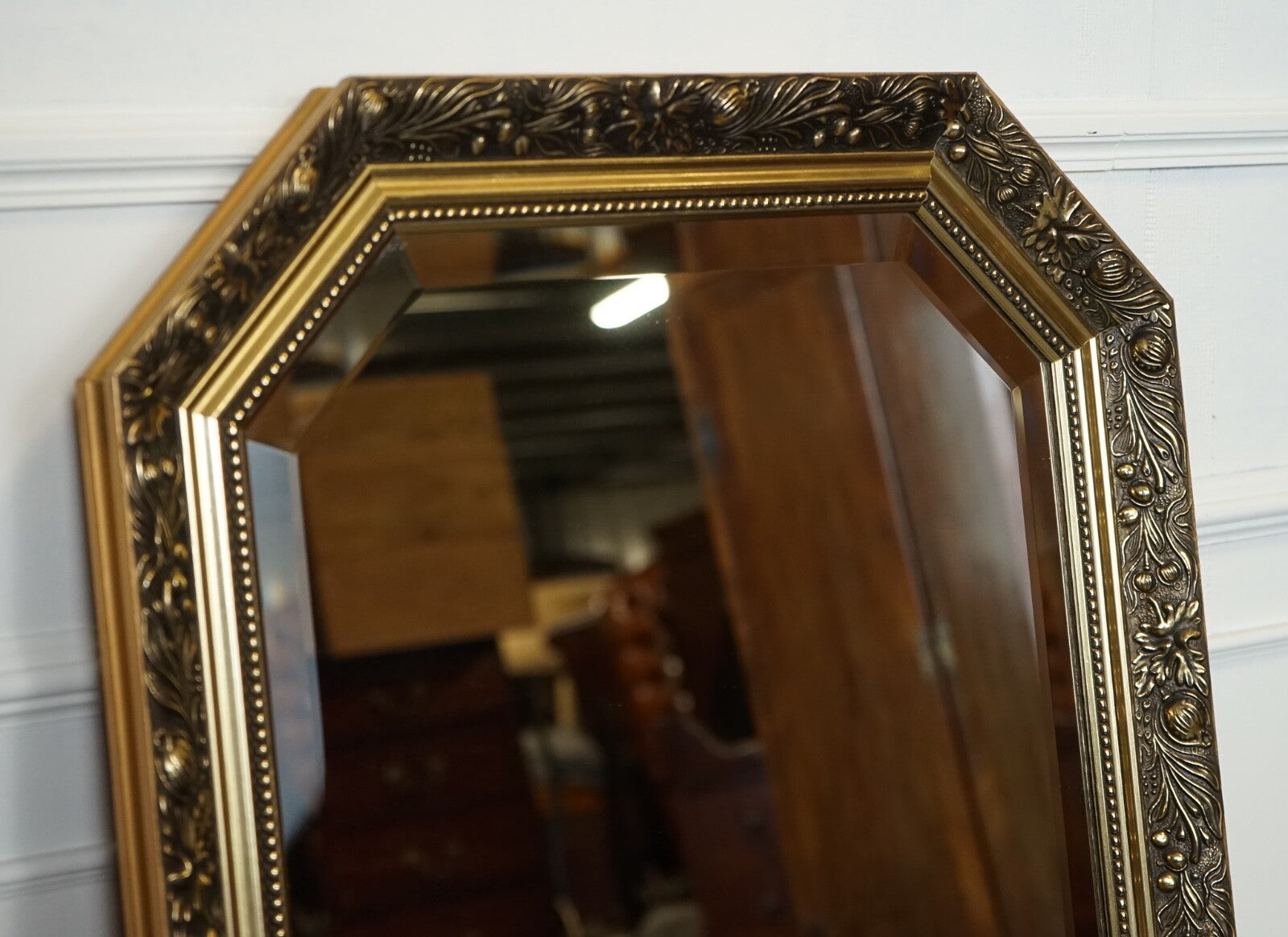 VINTAGE GOLD ORNATE WALL MIRROR LOVELY CARVED DETAILS J1