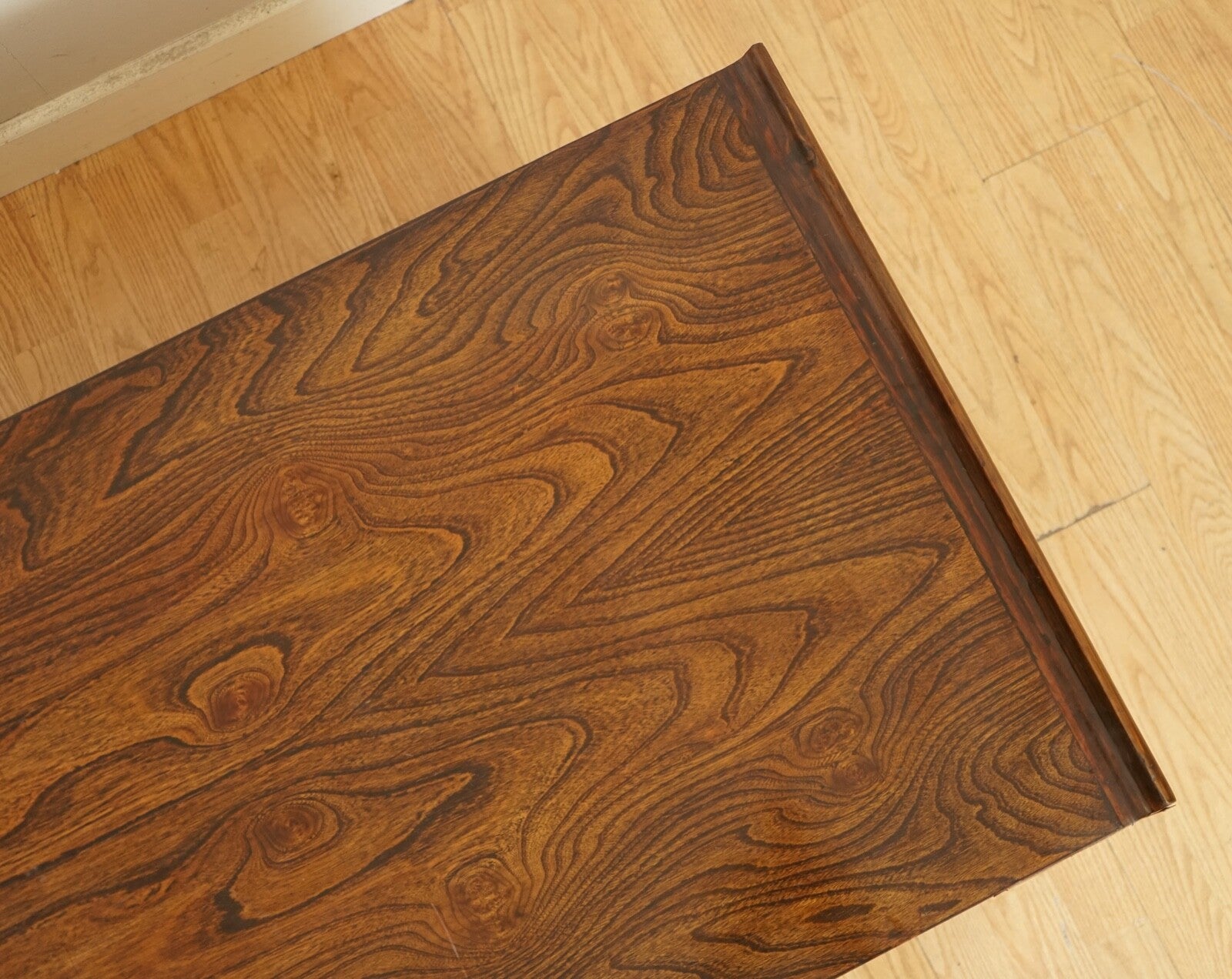 STUNNING LATE 19TH CENTRY KOREAN ELM COFFEE TABLE WITH LOTS OF DRAWERS