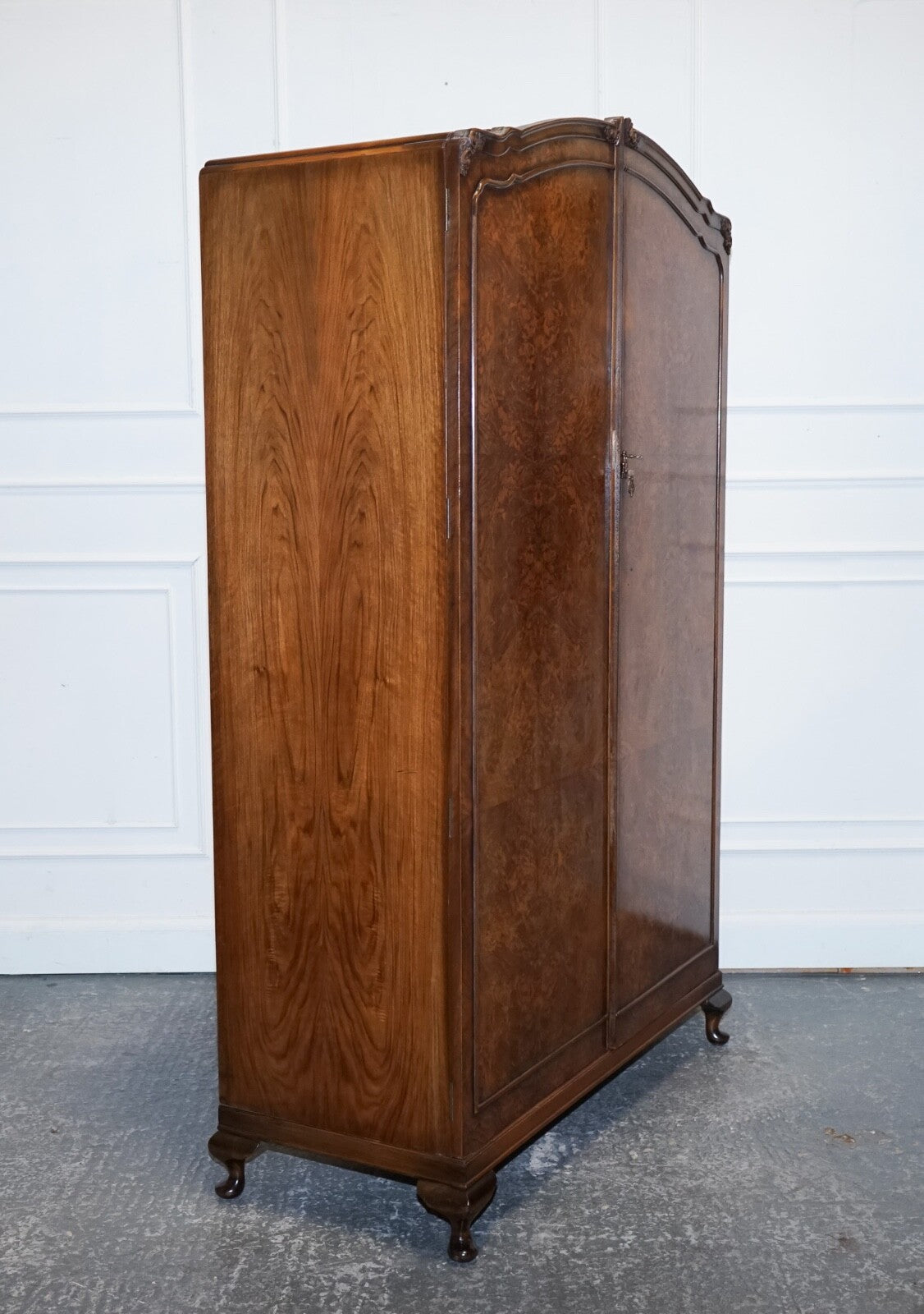 GORGEOUS ART DECO BURR WALNUT DOUBLE WARDROBE WITH MiRROR