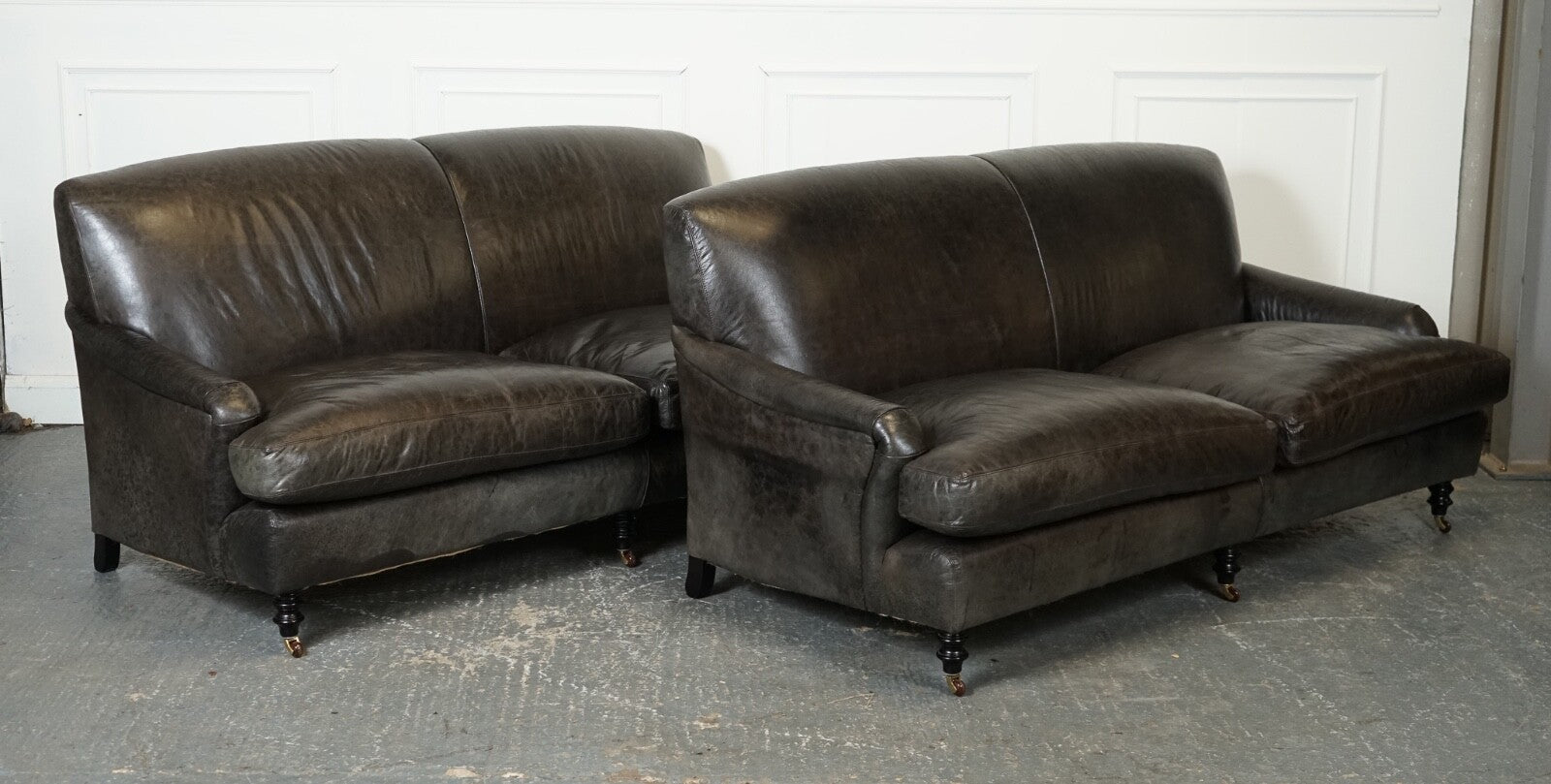 EXQUISITE HOWARD STYLE HERITAGE GREY LEATHER SOFA (1/2) J1