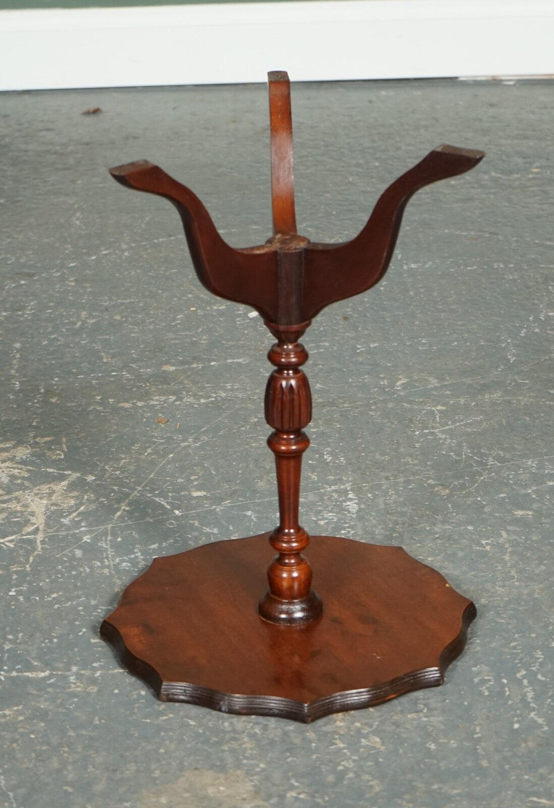 VINTAGE GREEN LEATHER TOP PLANT WINE SIDE STAND ON TRIPOD FEET