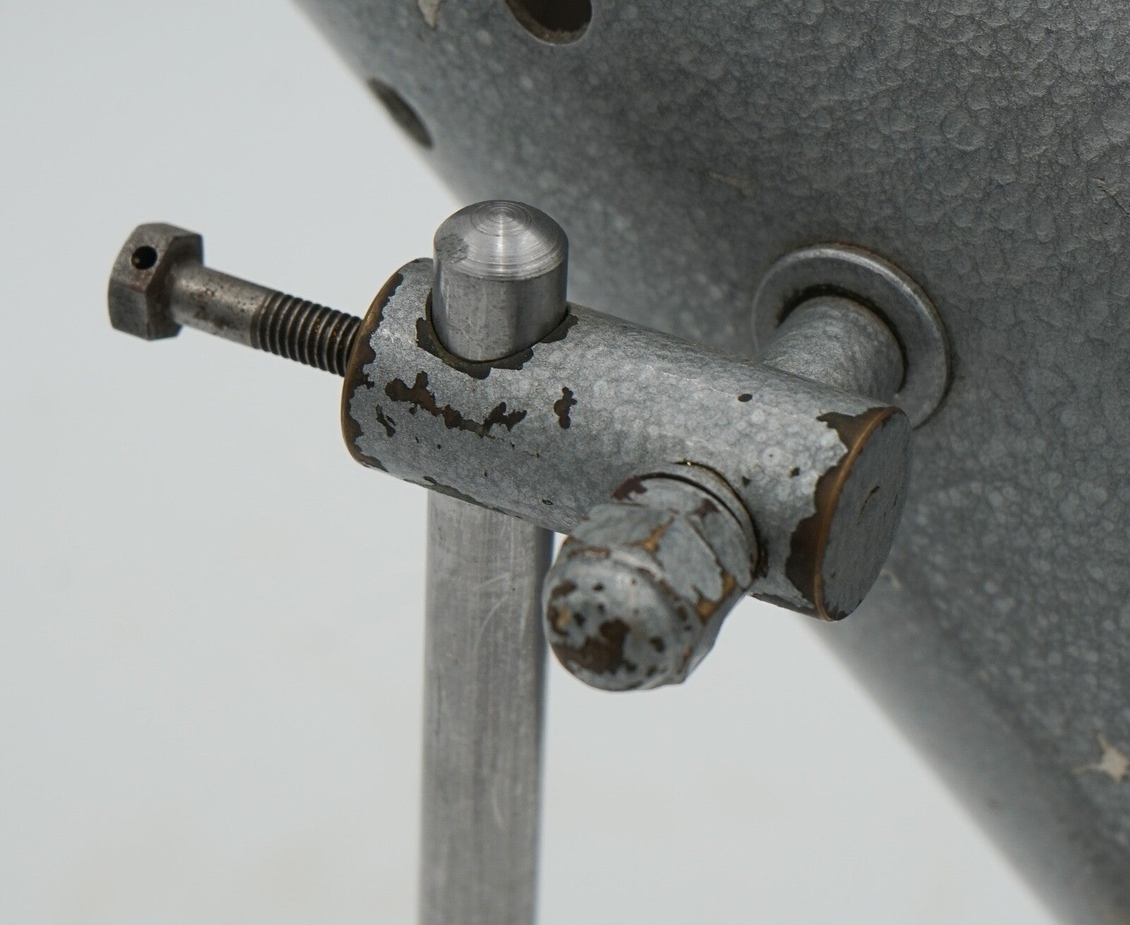 1940'S ENGLISH SALVAGED LABORATORY SCHOOL TABLE ADJUSTABLE LIGHT 003