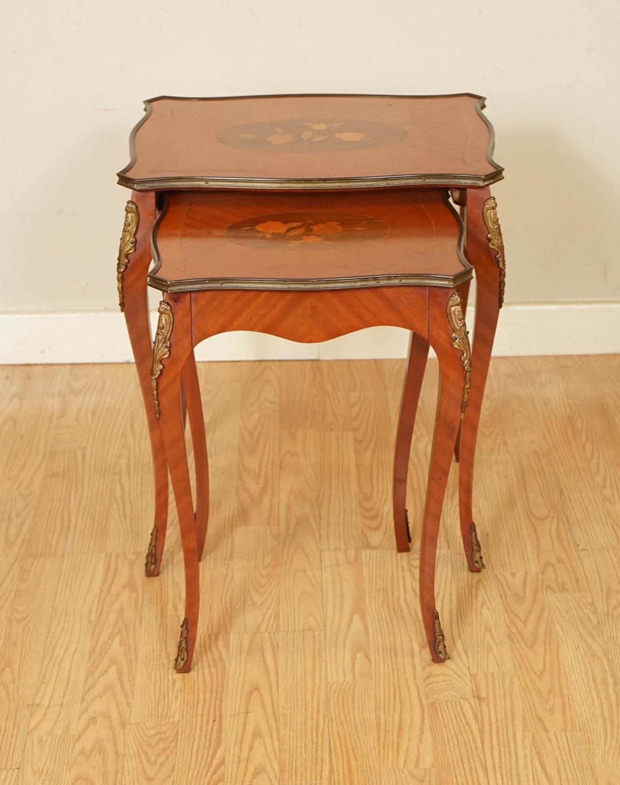 LOVELY VINTAGE FRENCH INLAID PARQUETRY SET OF 2 NESTING TABLES