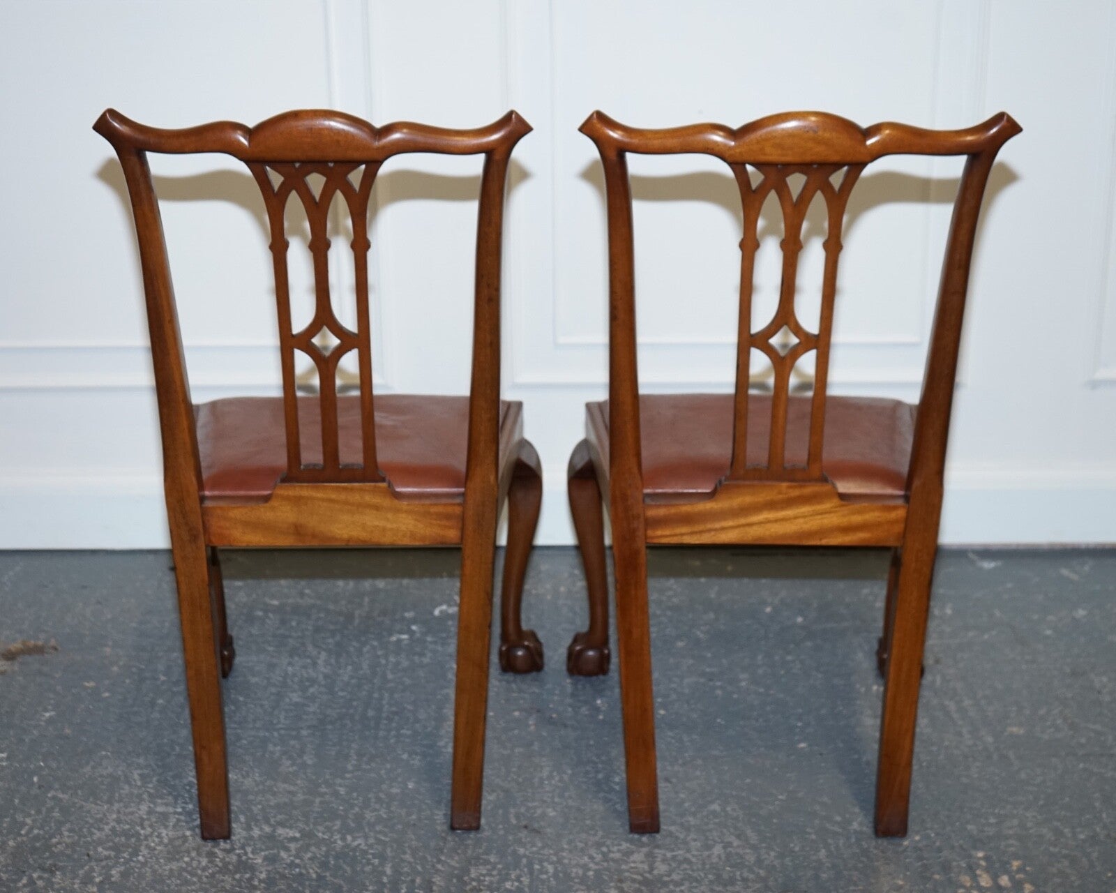 CHIPPENDALE STYLE 5 DINING CHAIRS WITH LEATHER SEATS PERFECT FOR ROUND TABLE