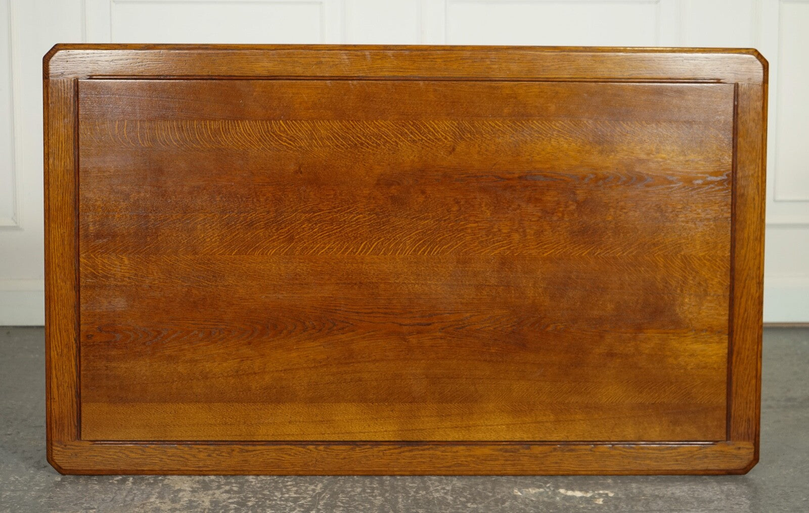STUNNING LARGE OAK VINTAGE COFFEE TABLE WITH NICE GRAIN OAK TOP AND H FRAME