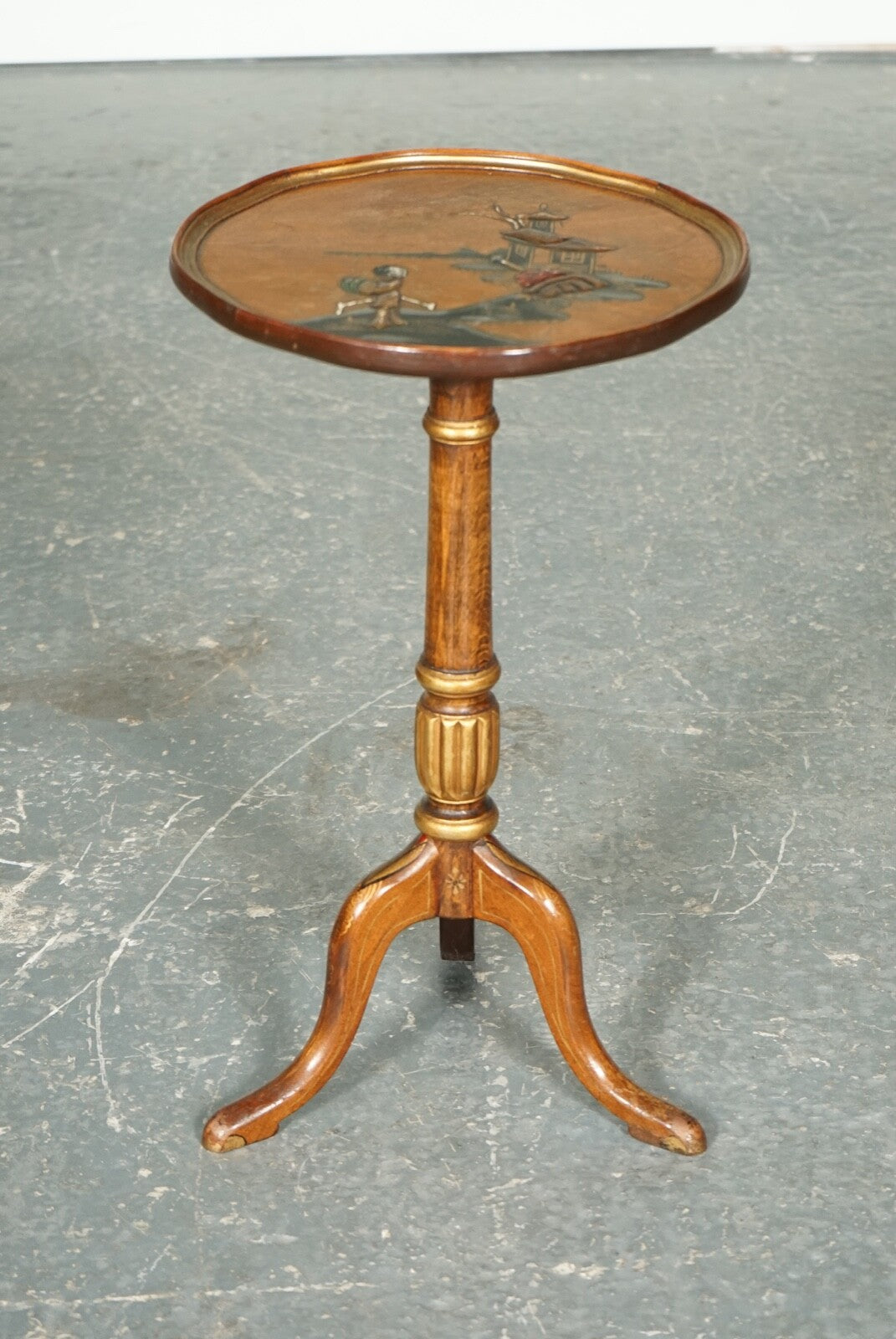 VINTAGE ORIENTAL CHINOISERIE  EBONISED HAND PAINTED PEDESTAL SIDE END LAMP TABLE