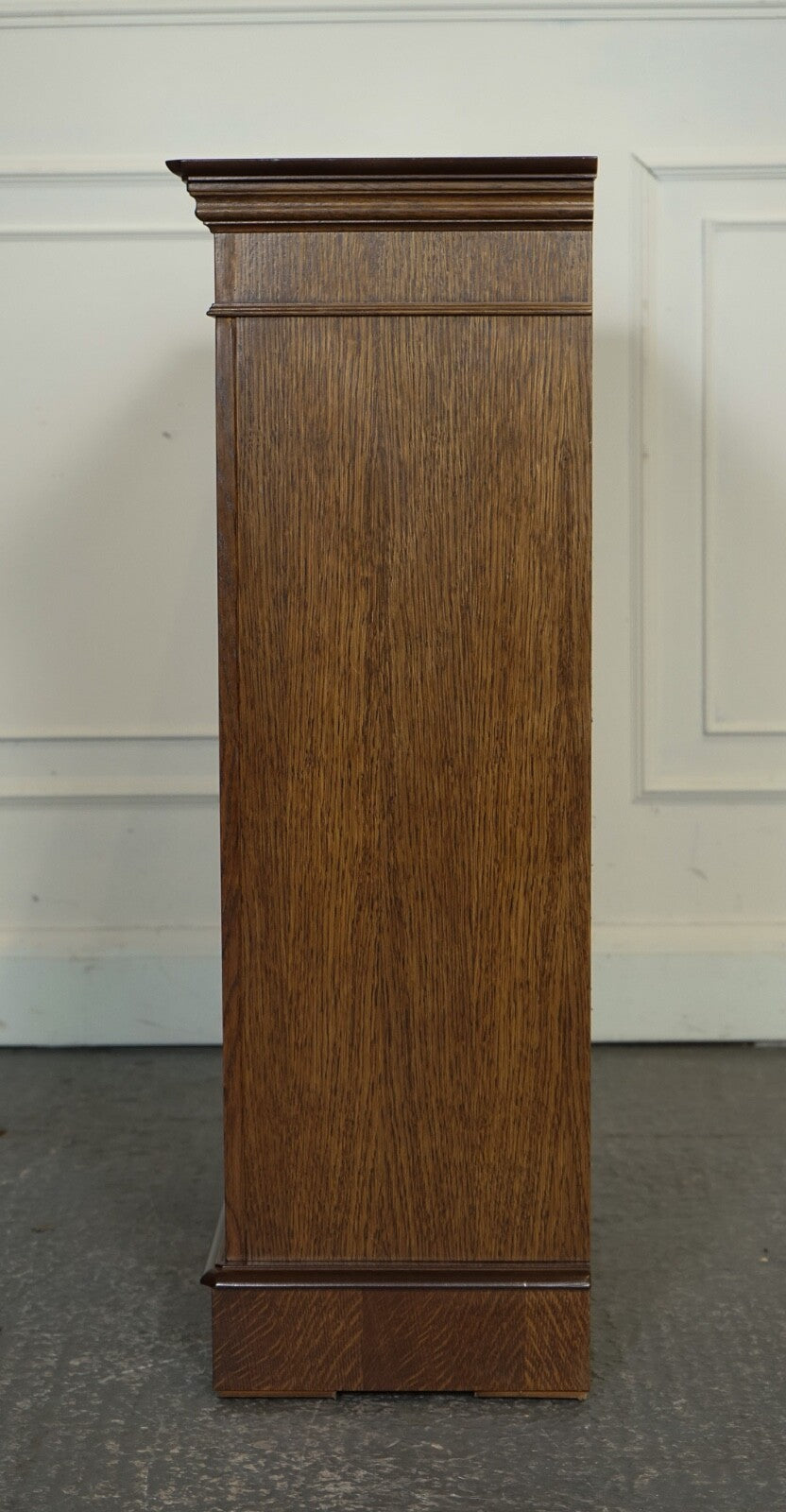 VINTAGE OAK OPEN BOOKCASE ADJUSTABLE SHELVES BROWN LEATHER TOP PART OF SUITE