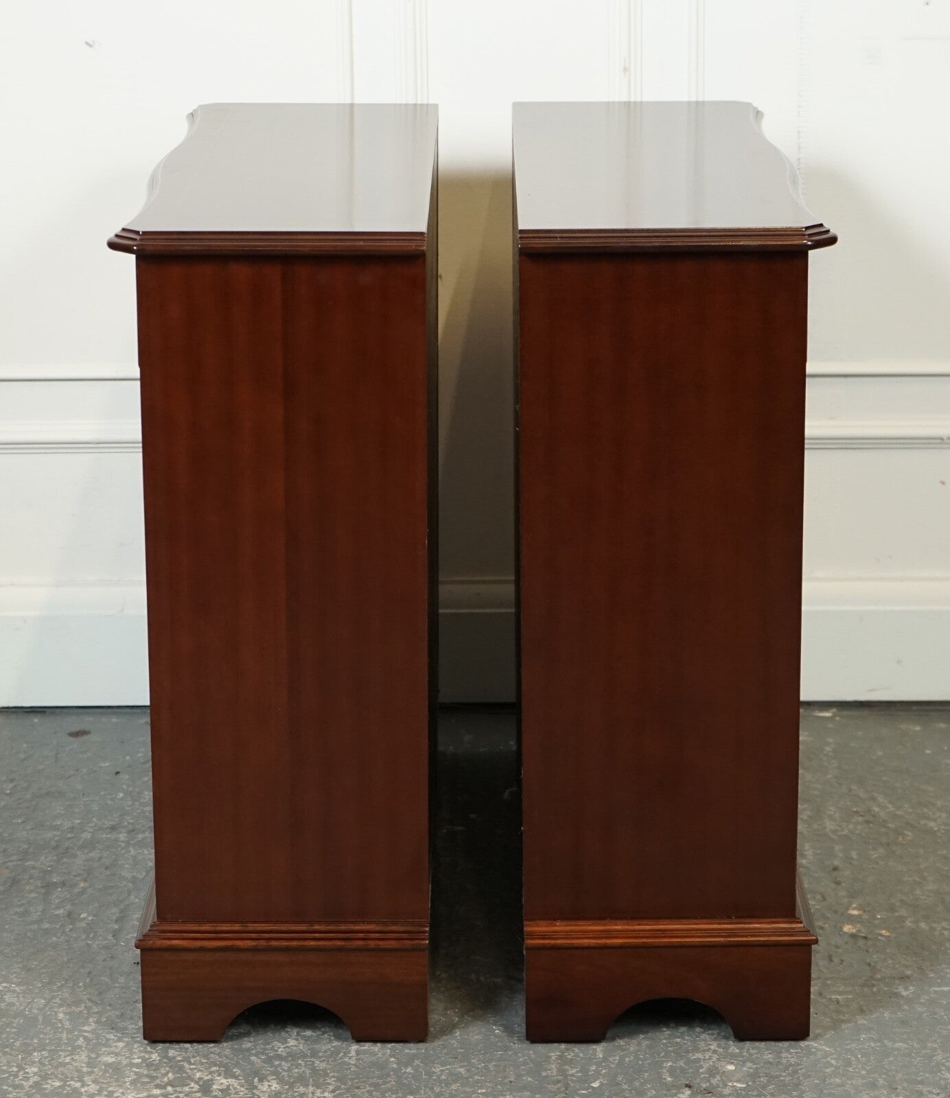 PAIR MAHOGANY OPEN DWARF LIBRARY BOOKCASES ADJUSTABLE SHELVES J1