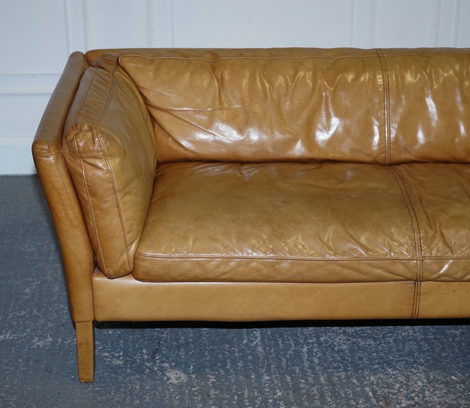 VERY COMFORTABLE CONTEMPORARY HALO GROUCHO BROWN TAN LEATHER TWO TO THREE SOFA
