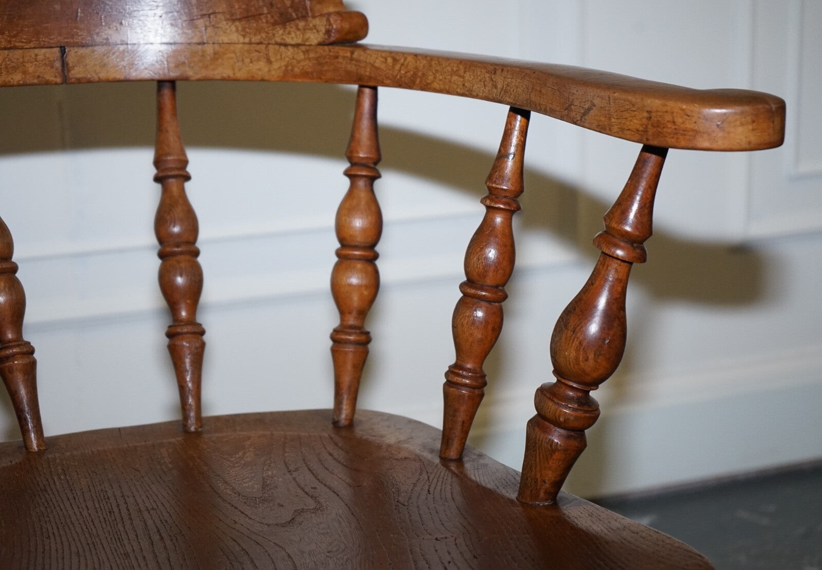 GORGEOUS PATINA EDWARDIAN SOLID ELM BOW BACK SMOKERS CAPTAINS CHAIR